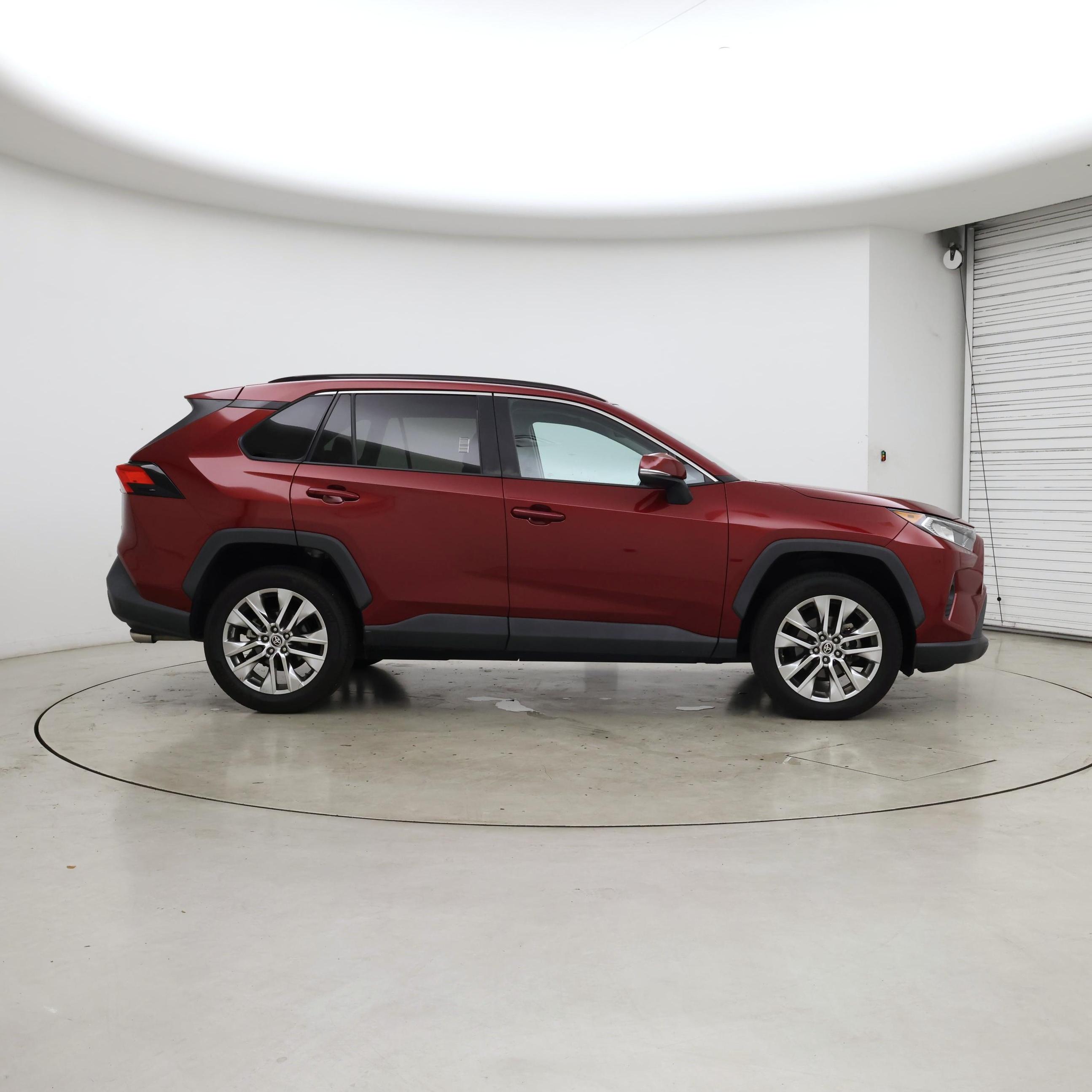 Thumbnail: 2021 Toyota RAV4 - 7
