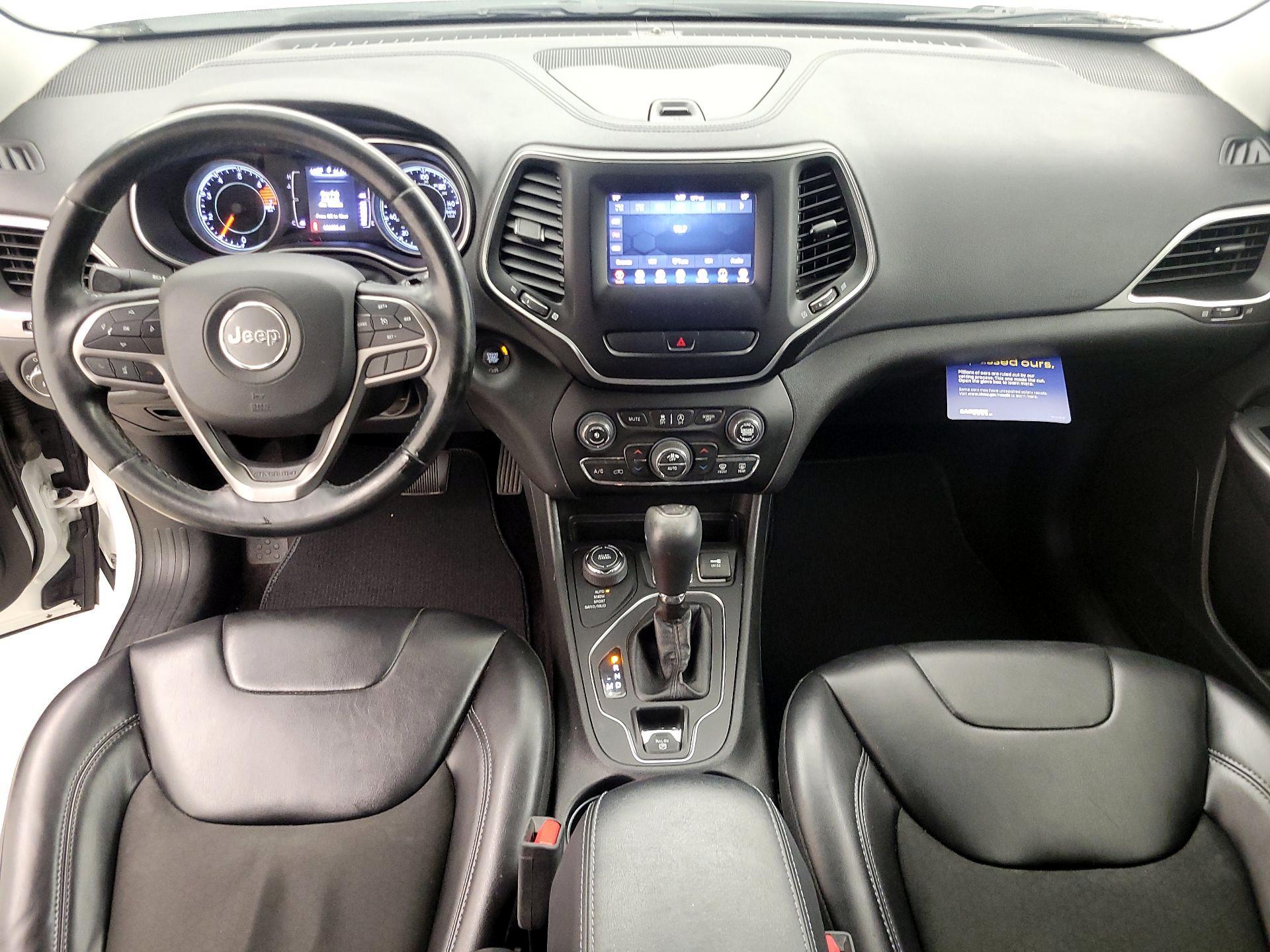 Thumbnail: 2019 Jeep Cherokee - 9