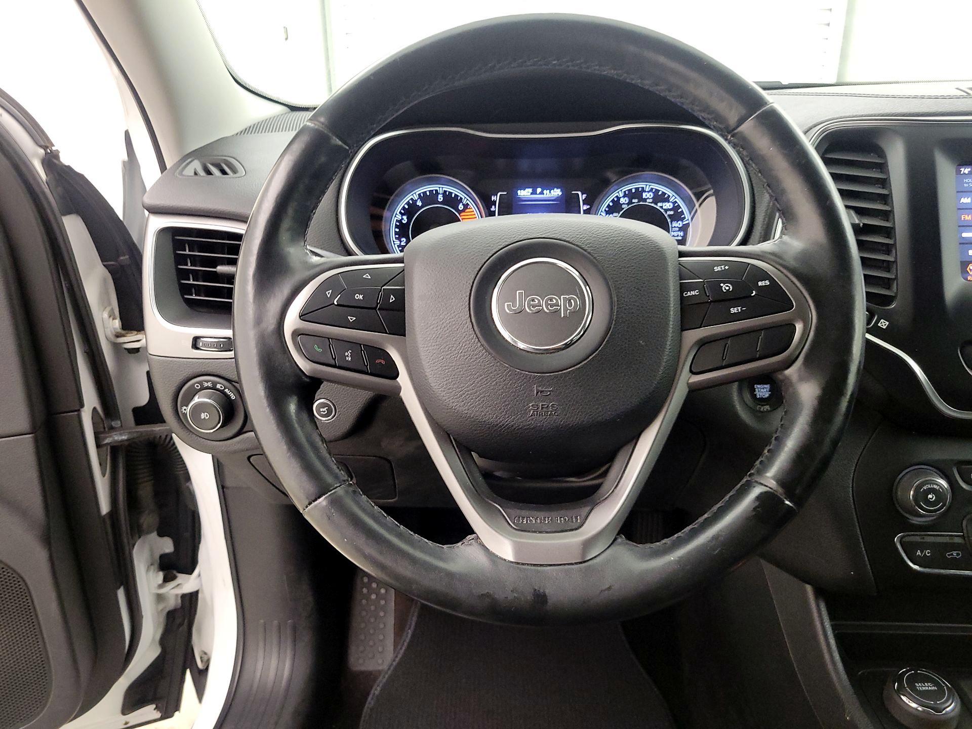 Thumbnail: 2019 Jeep Cherokee - 10