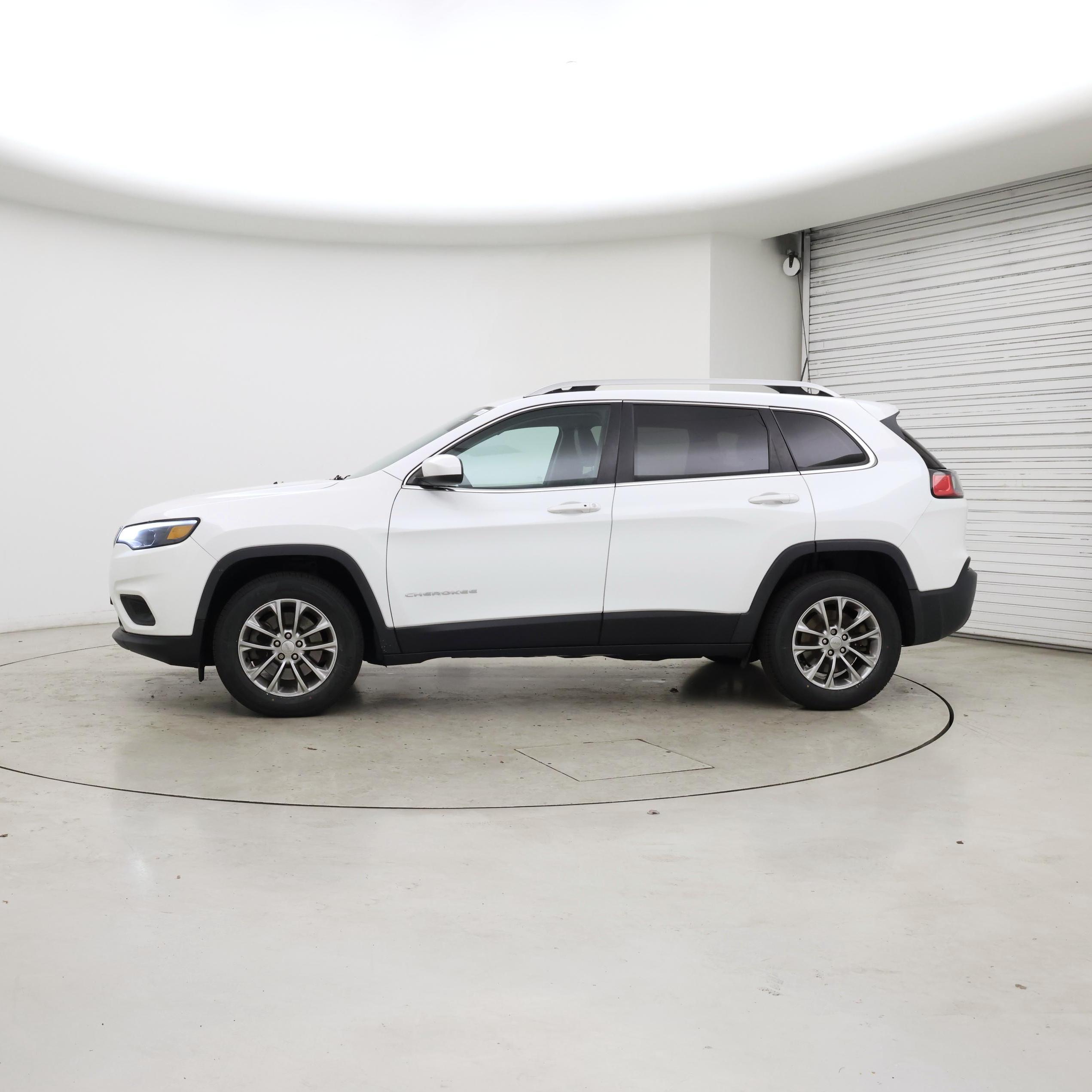 Thumbnail: 2019 Jeep Cherokee - 3
