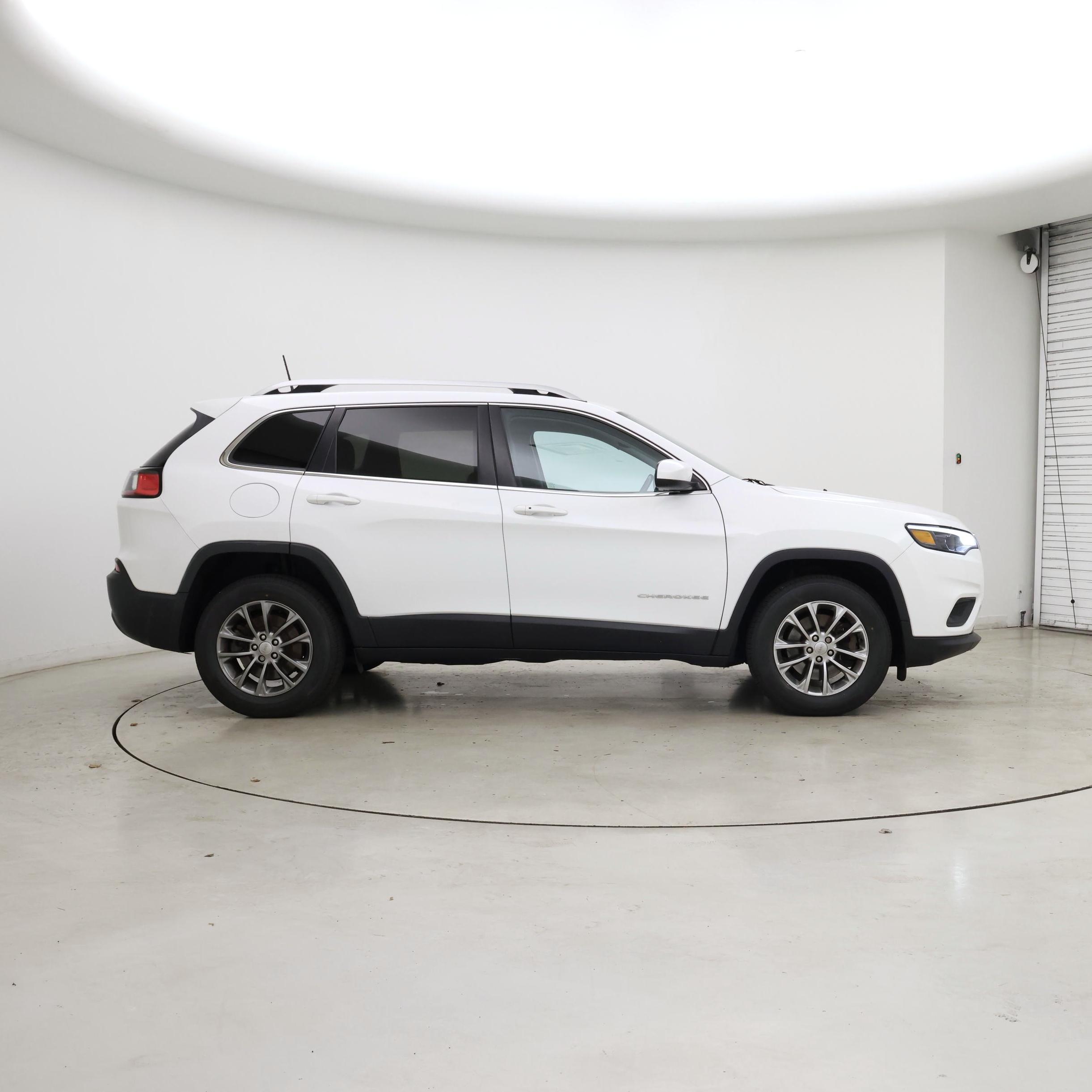 Thumbnail: 2019 Jeep Cherokee - 7