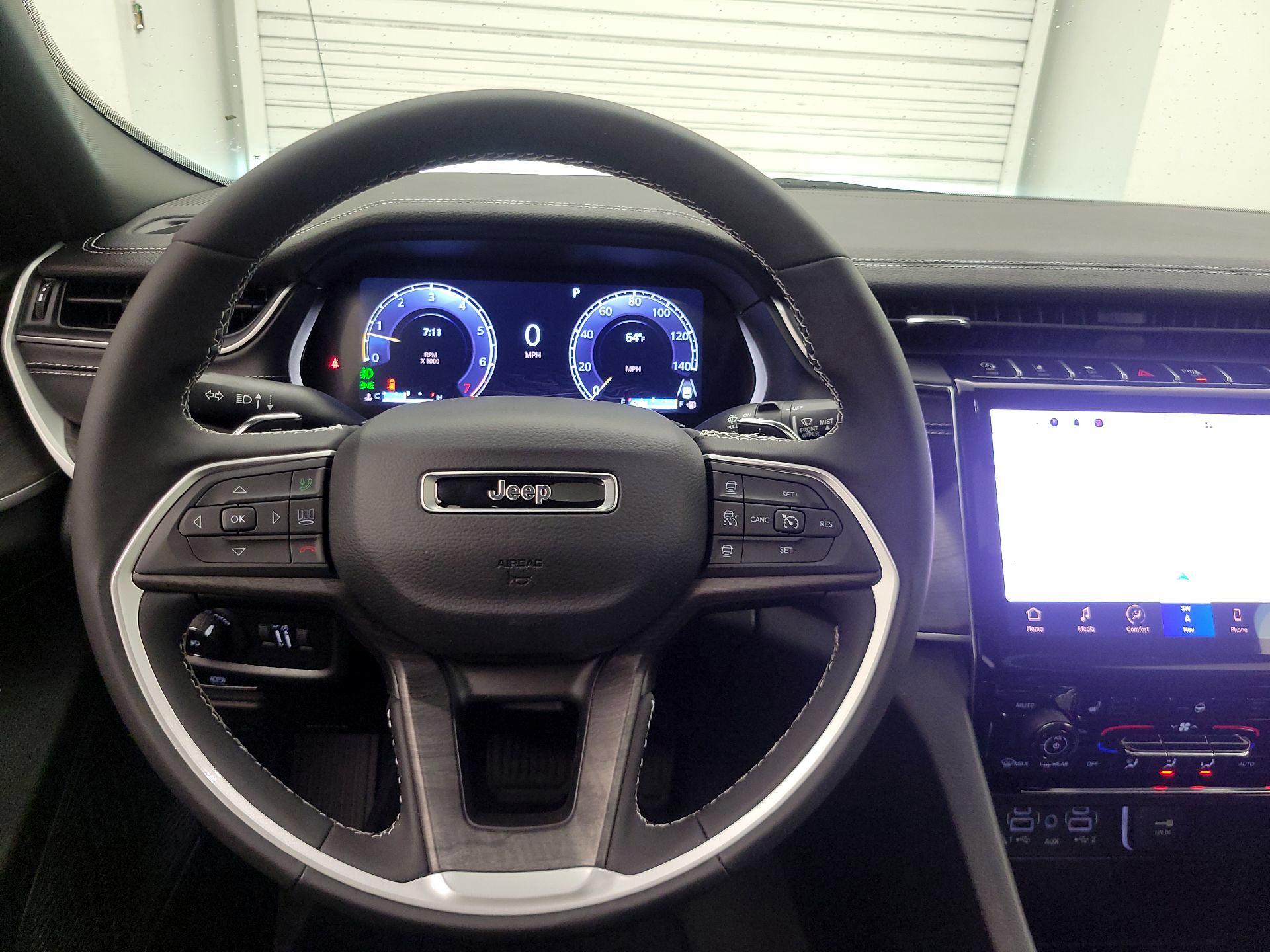 Thumbnail: 2025 Jeep Grand Cherokee - 10
