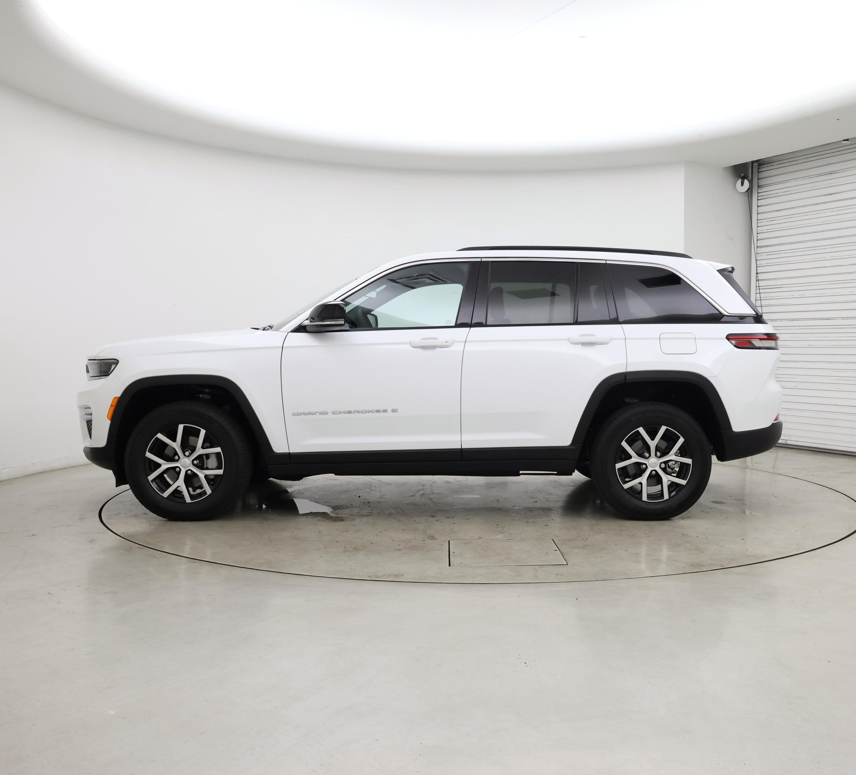 Thumbnail: 2025 Jeep Grand Cherokee - 3
