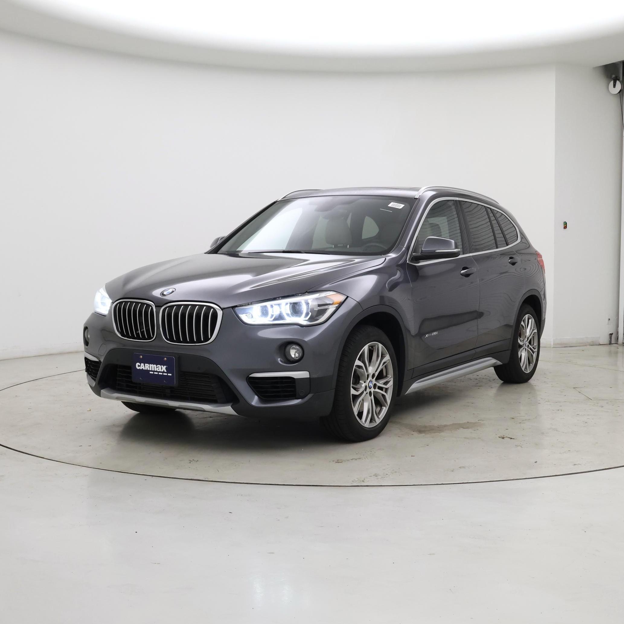 Thumbnail: 2017 BMW X1 - 4
