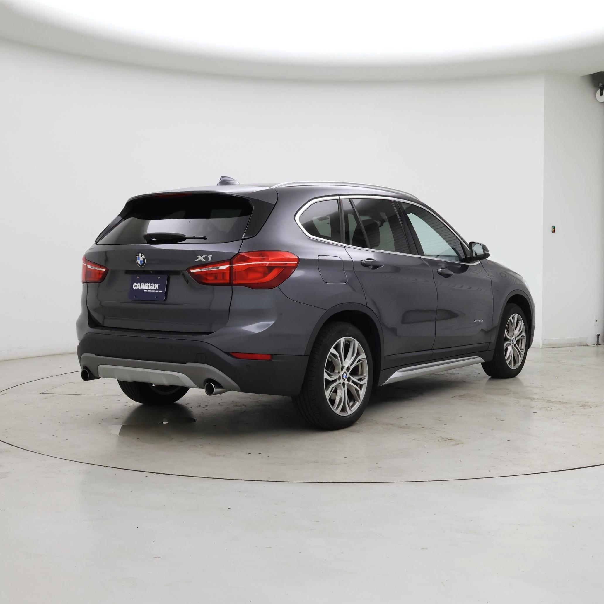 Thumbnail: 2017 BMW X1 - 8