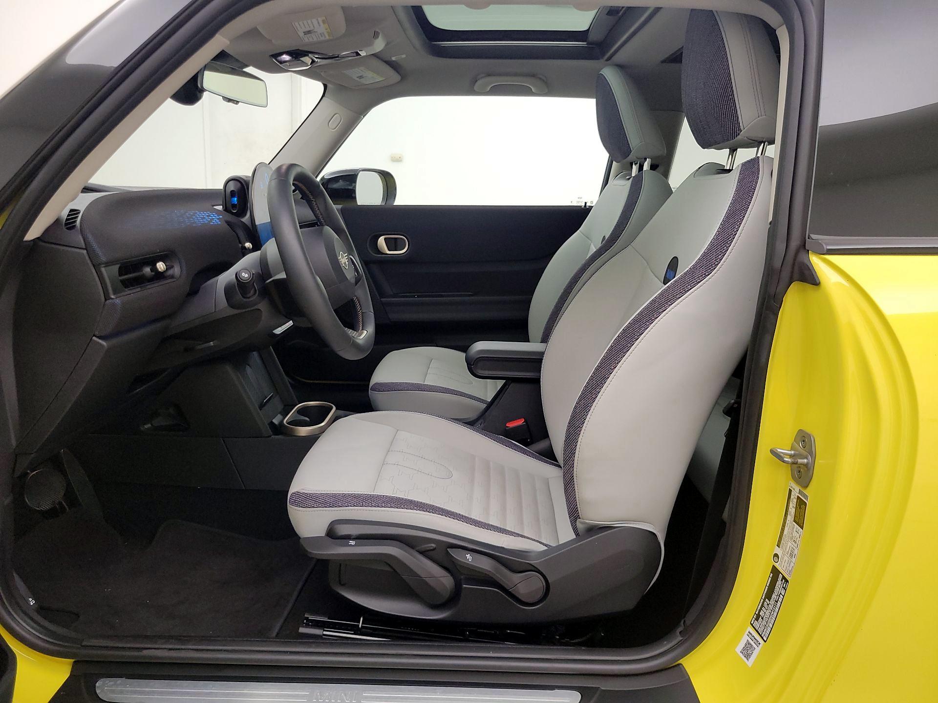 Thumbnail: 2025 MINI Cooper Hardtop - 11