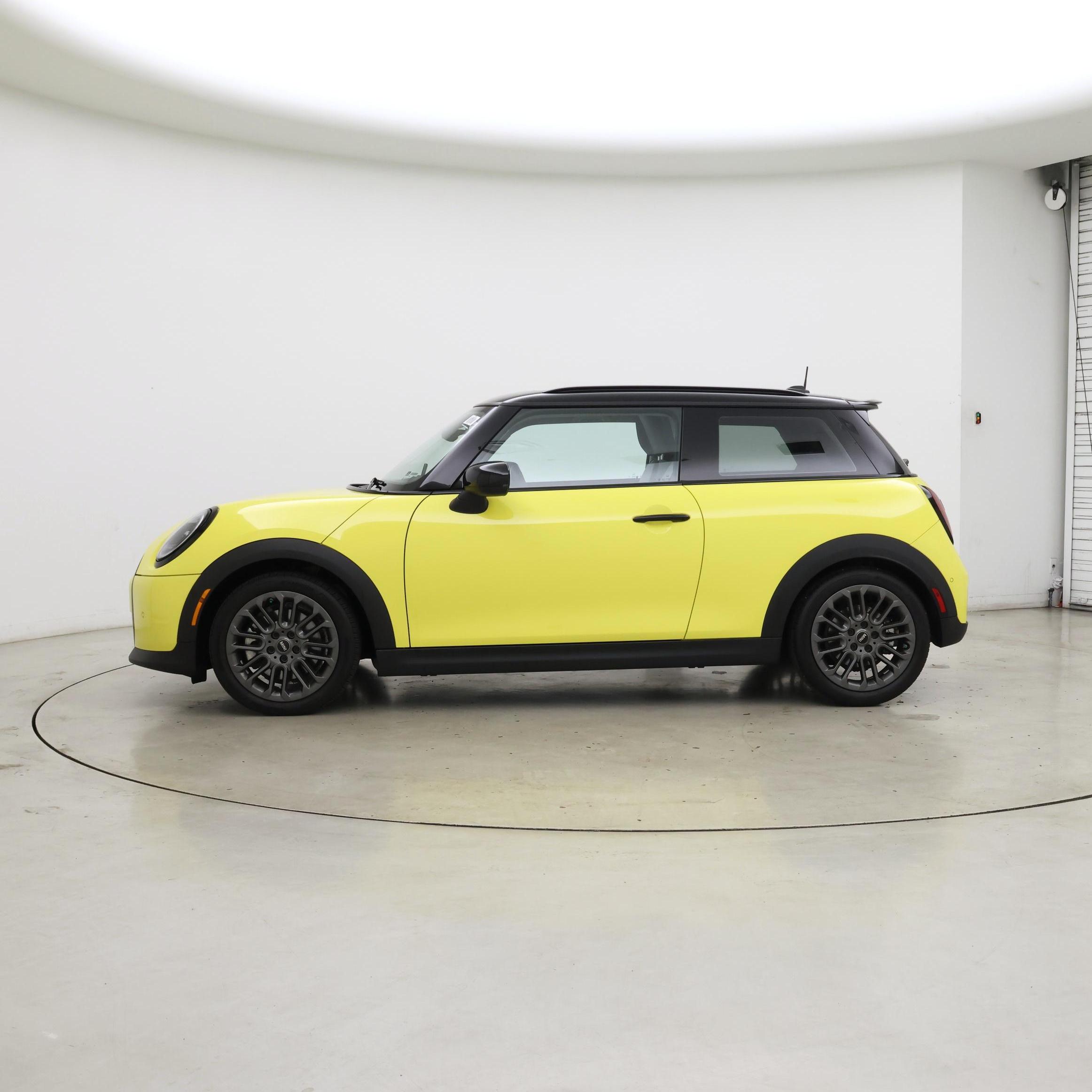 Thumbnail: 2025 MINI Cooper Hardtop - 3