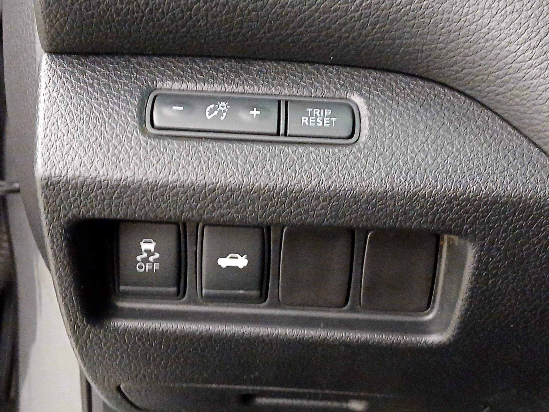 Thumbnail: 2015 Nissan Altima - 13