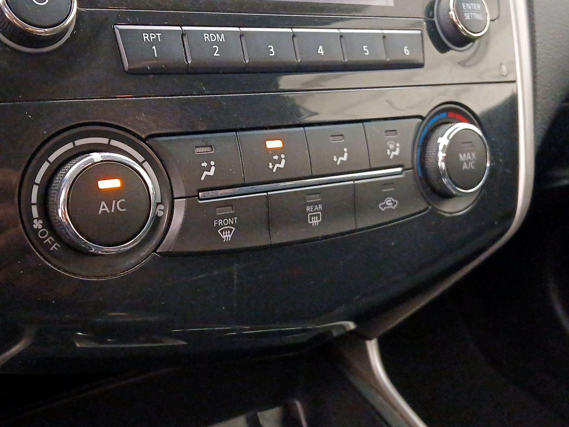 Thumbnail: 2015 Nissan Altima - 16