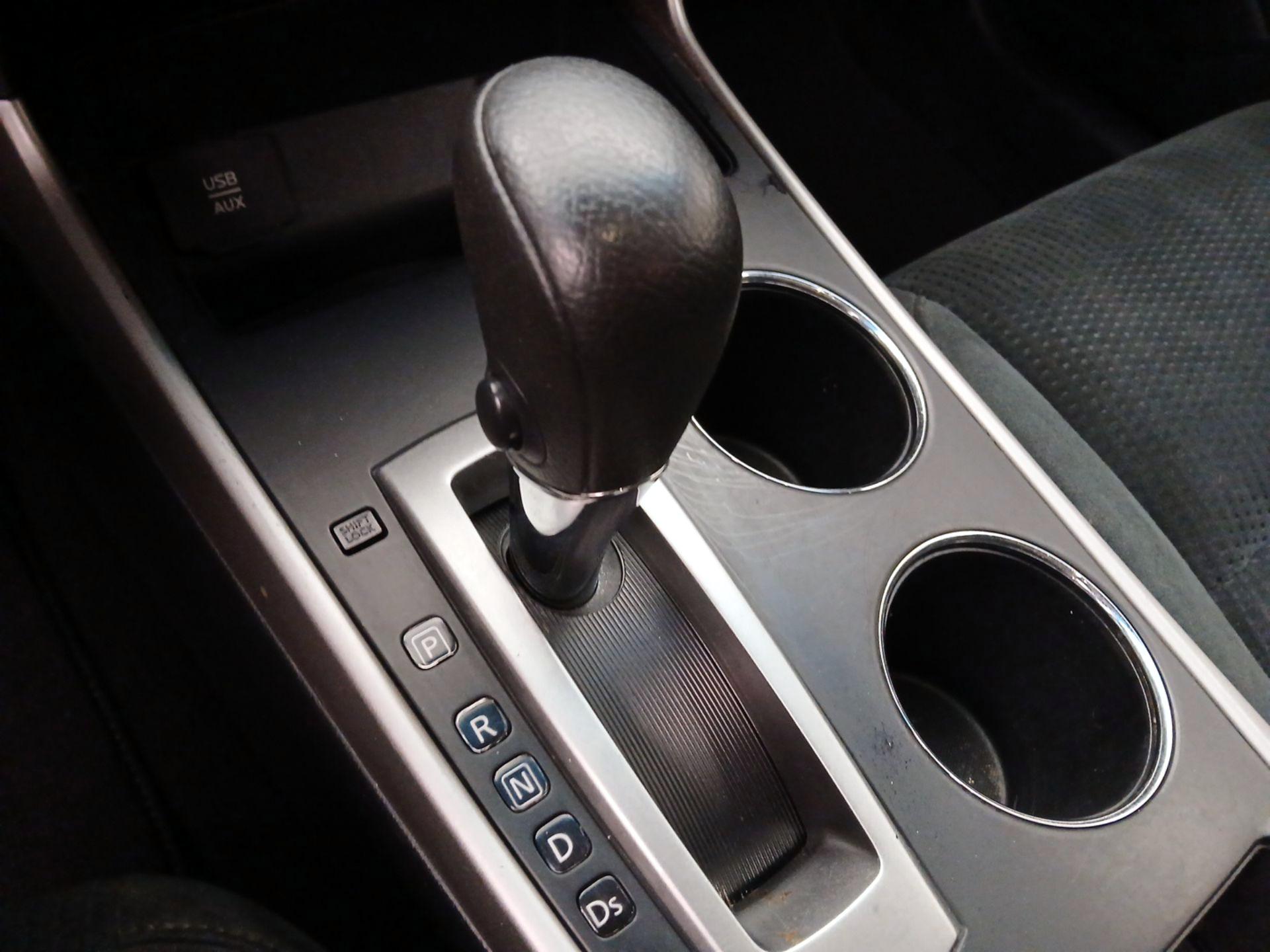 Thumbnail: 2015 Nissan Altima - 17