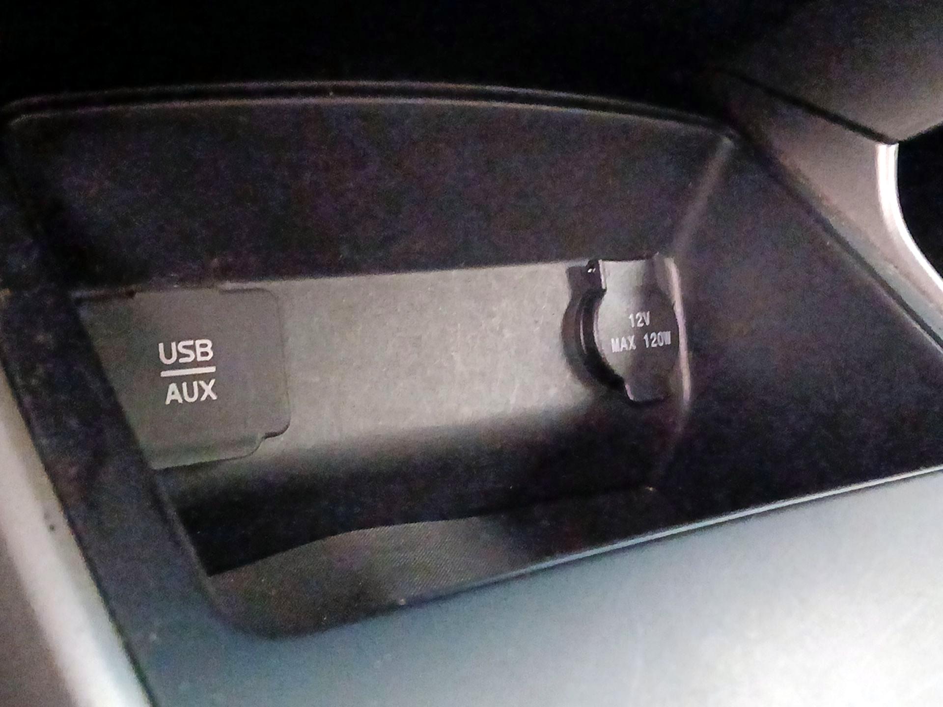 Thumbnail: 2015 Nissan Altima - 18