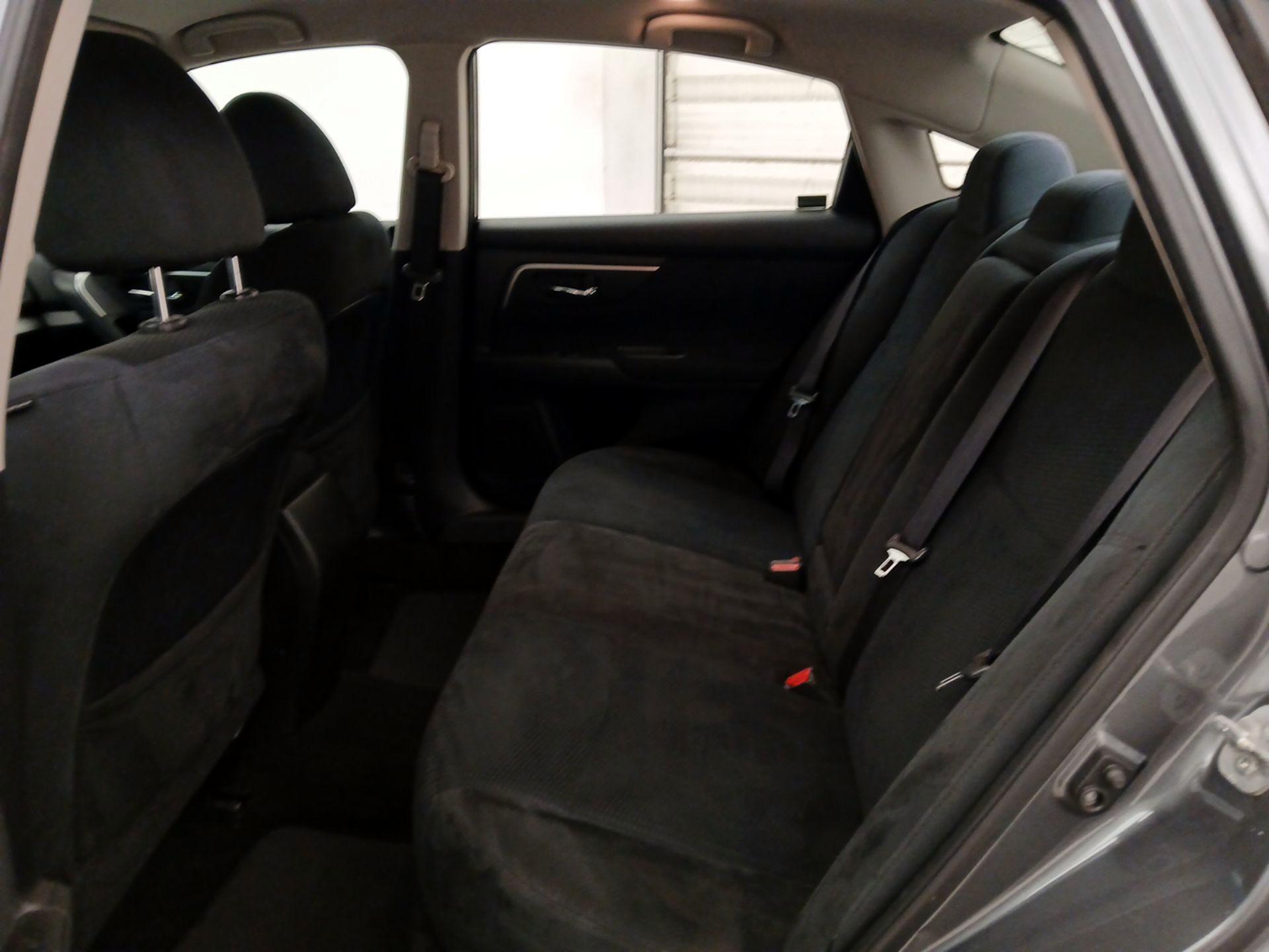 Thumbnail: 2015 Nissan Altima - 19