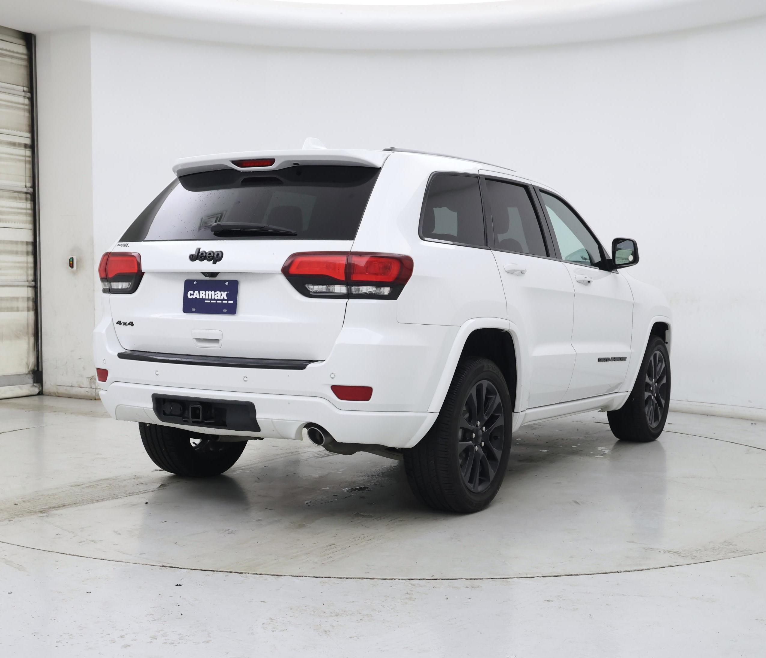 Thumbnail: 2018 Jeep Grand Cherokee - 8