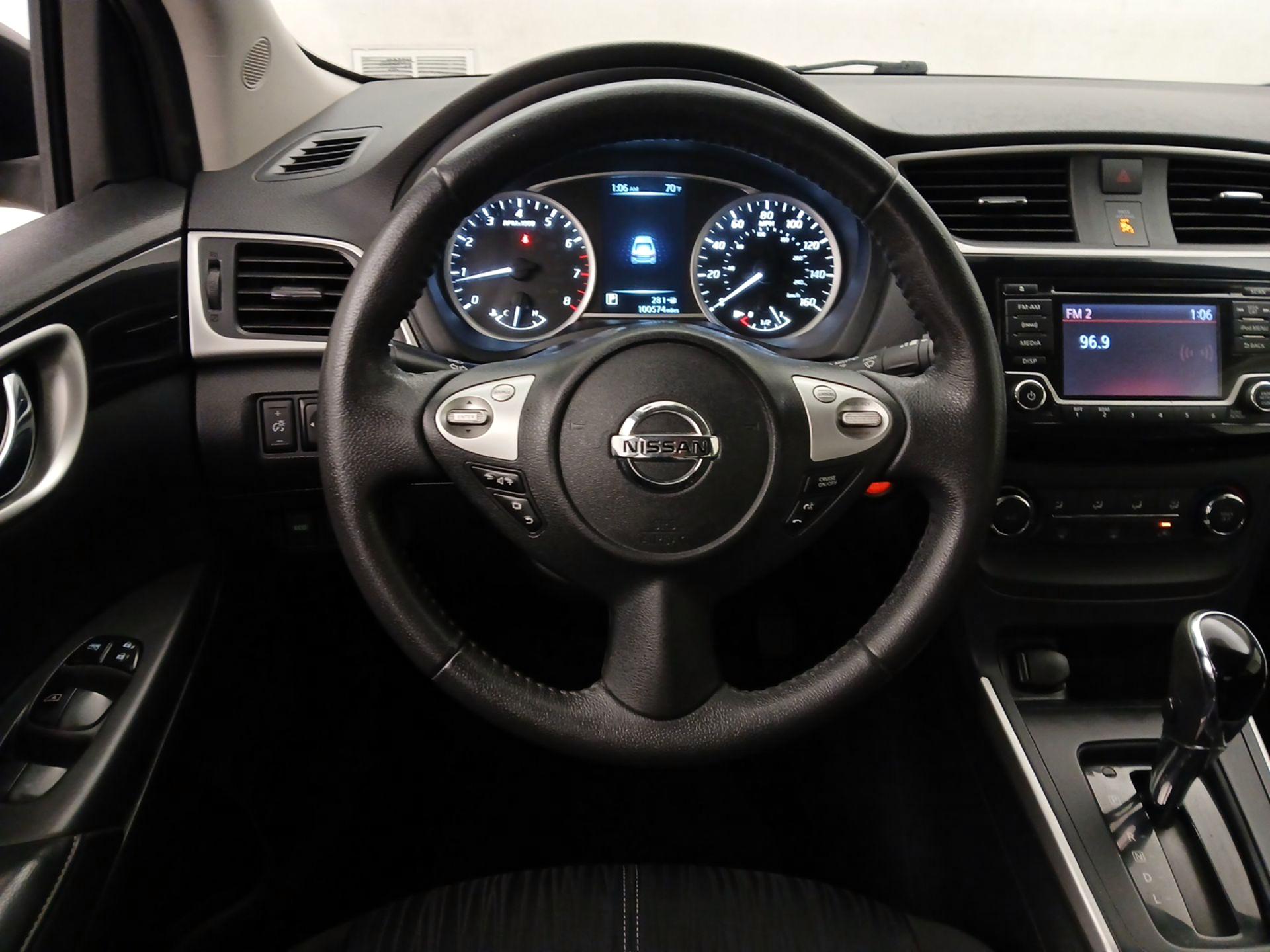 Thumbnail: 2017 Nissan Sentra - 10