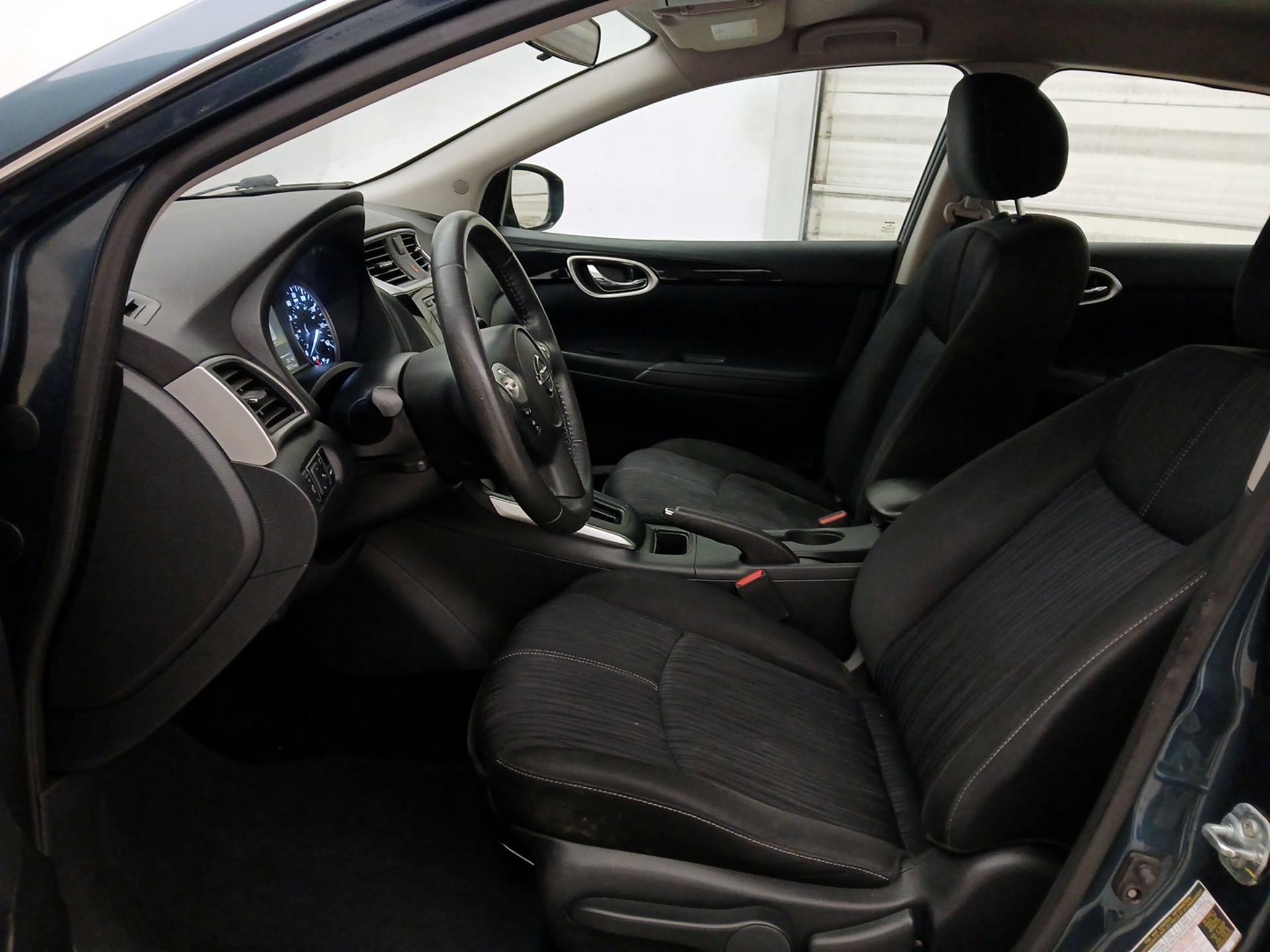 Thumbnail: 2017 Nissan Sentra - 11