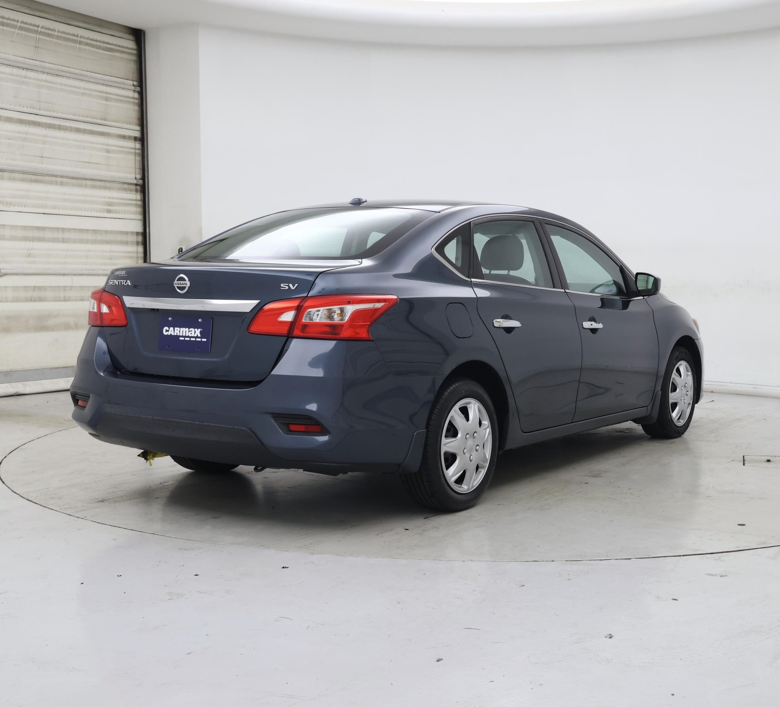 Thumbnail: 2017 Nissan Sentra - 8