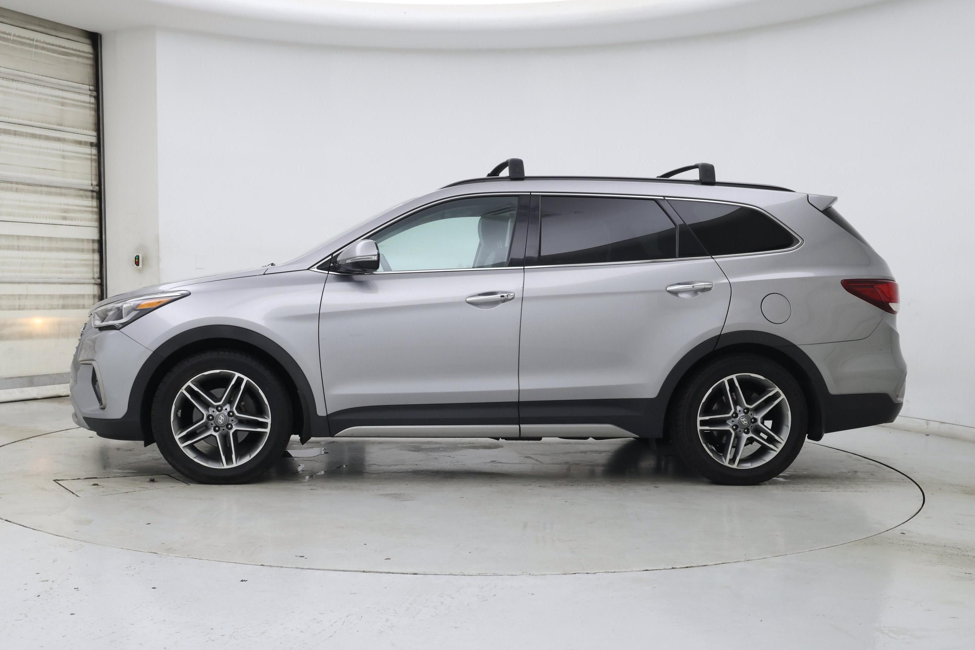 Thumbnail: 2017 Hyundai Santa Fe - 3