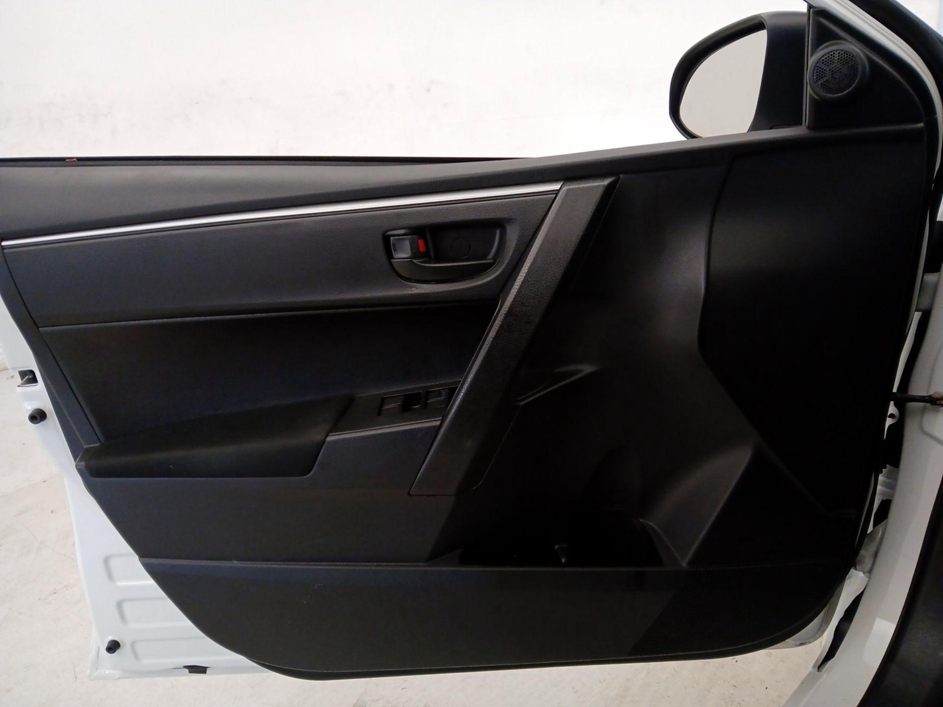 Thumbnail: 2016 Toyota Corolla - 12