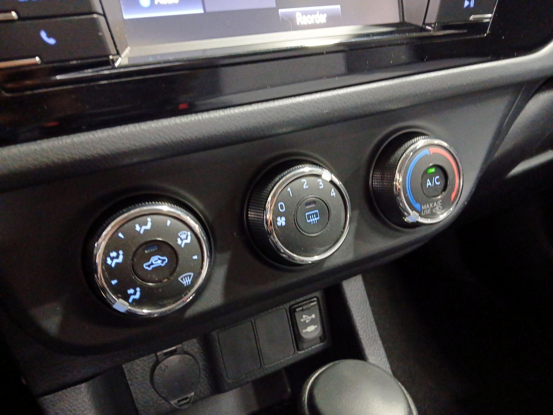 Thumbnail: 2016 Toyota Corolla - 15