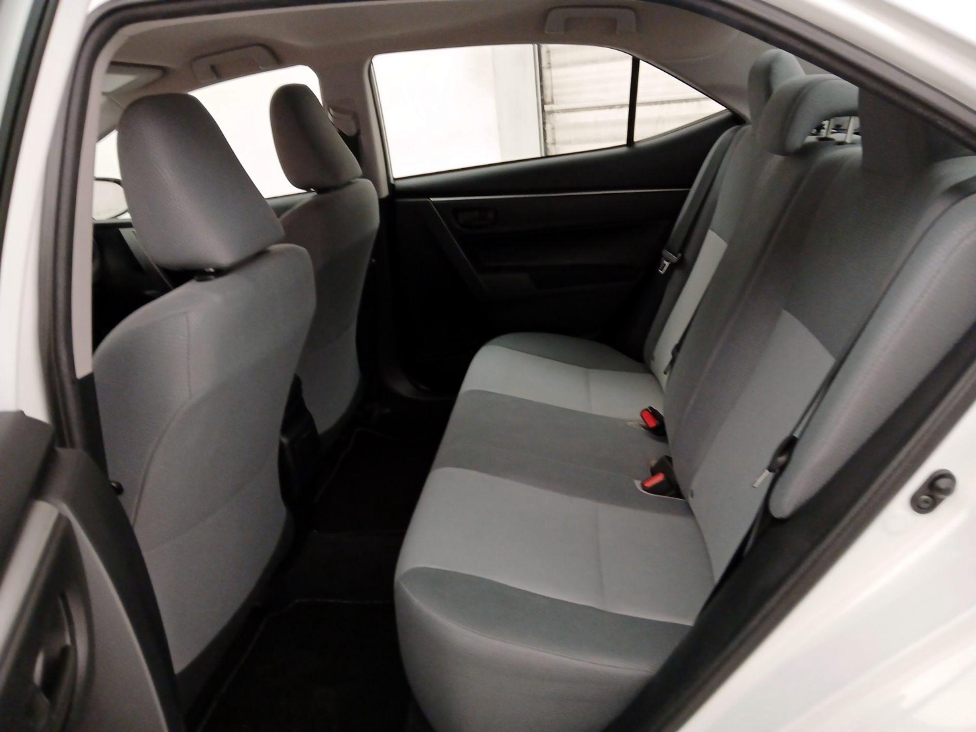 Thumbnail: 2016 Toyota Corolla - 18