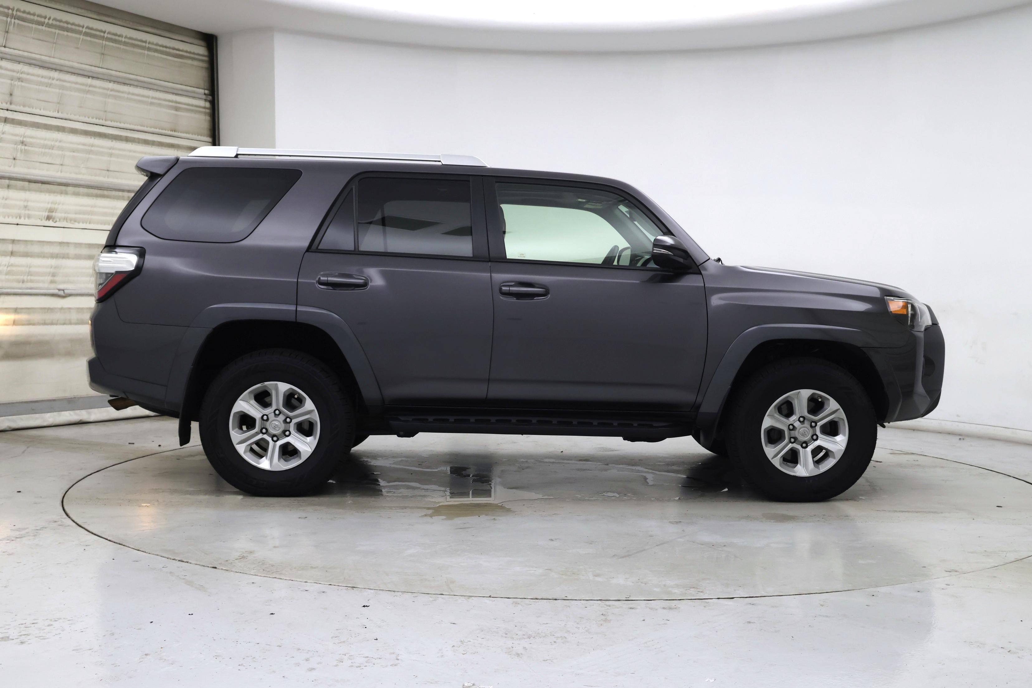 Thumbnail: 2018 Toyota 4Runner - 7