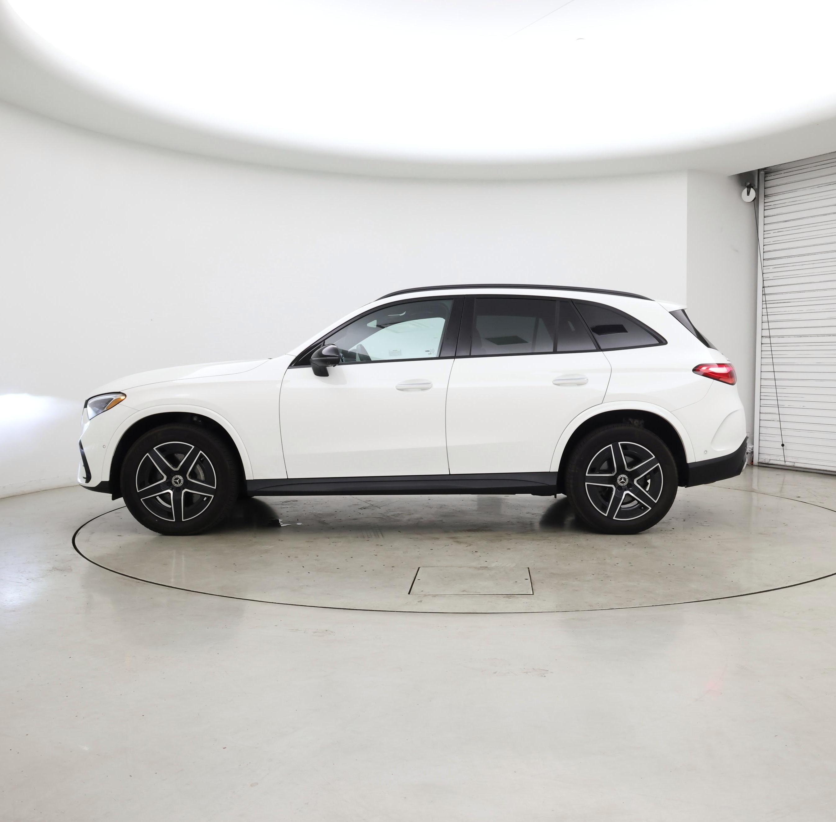 Thumbnail: 2025 Mercedes-Benz GLC - 3