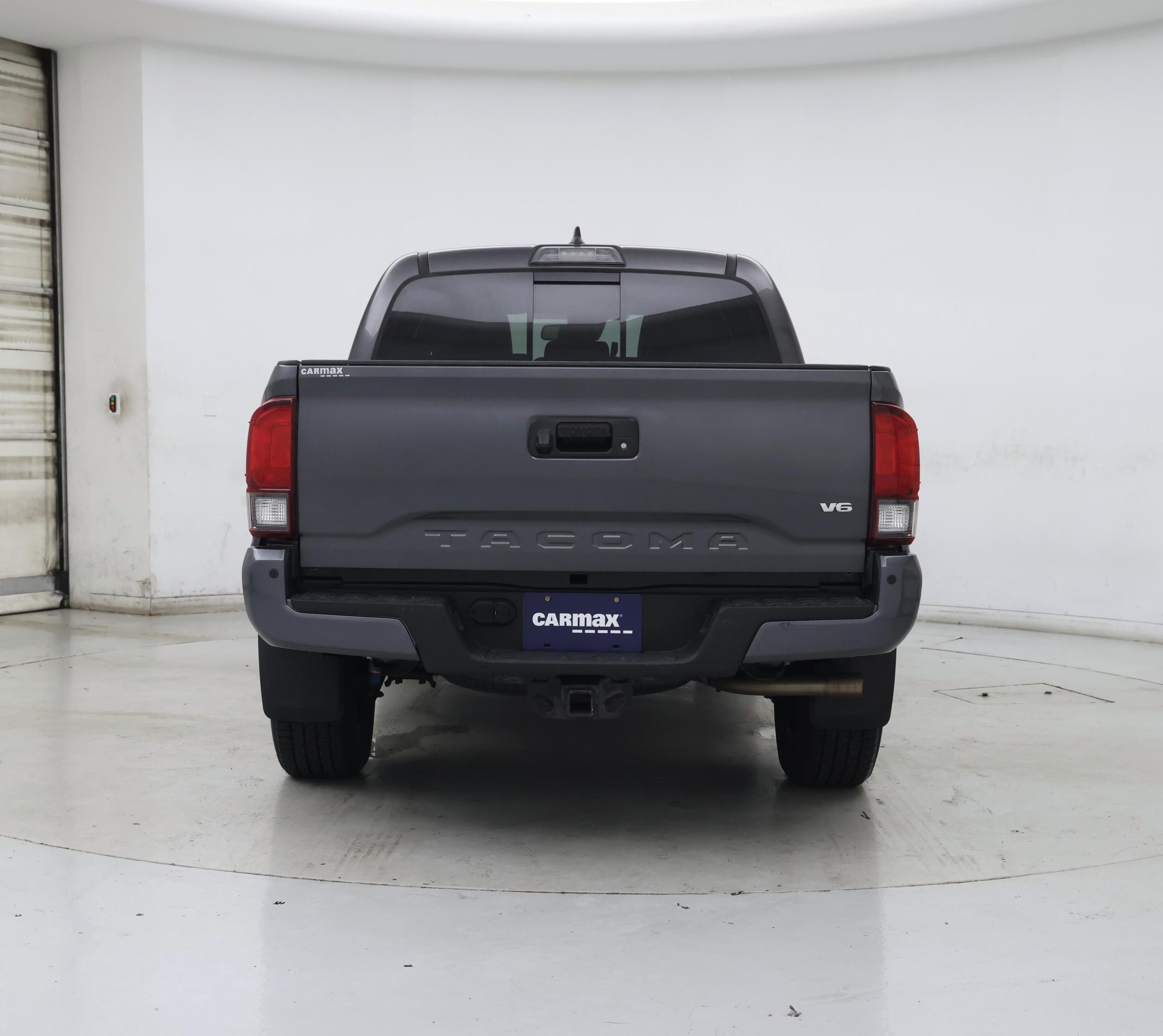 Thumbnail: 2018 Toyota Tacoma - 6