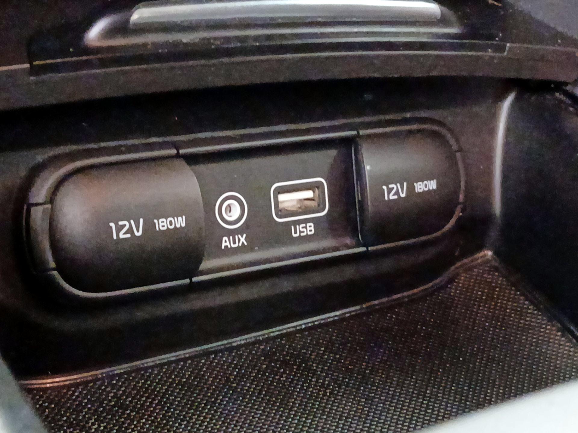 Thumbnail: 2018 Kia Optima - 18