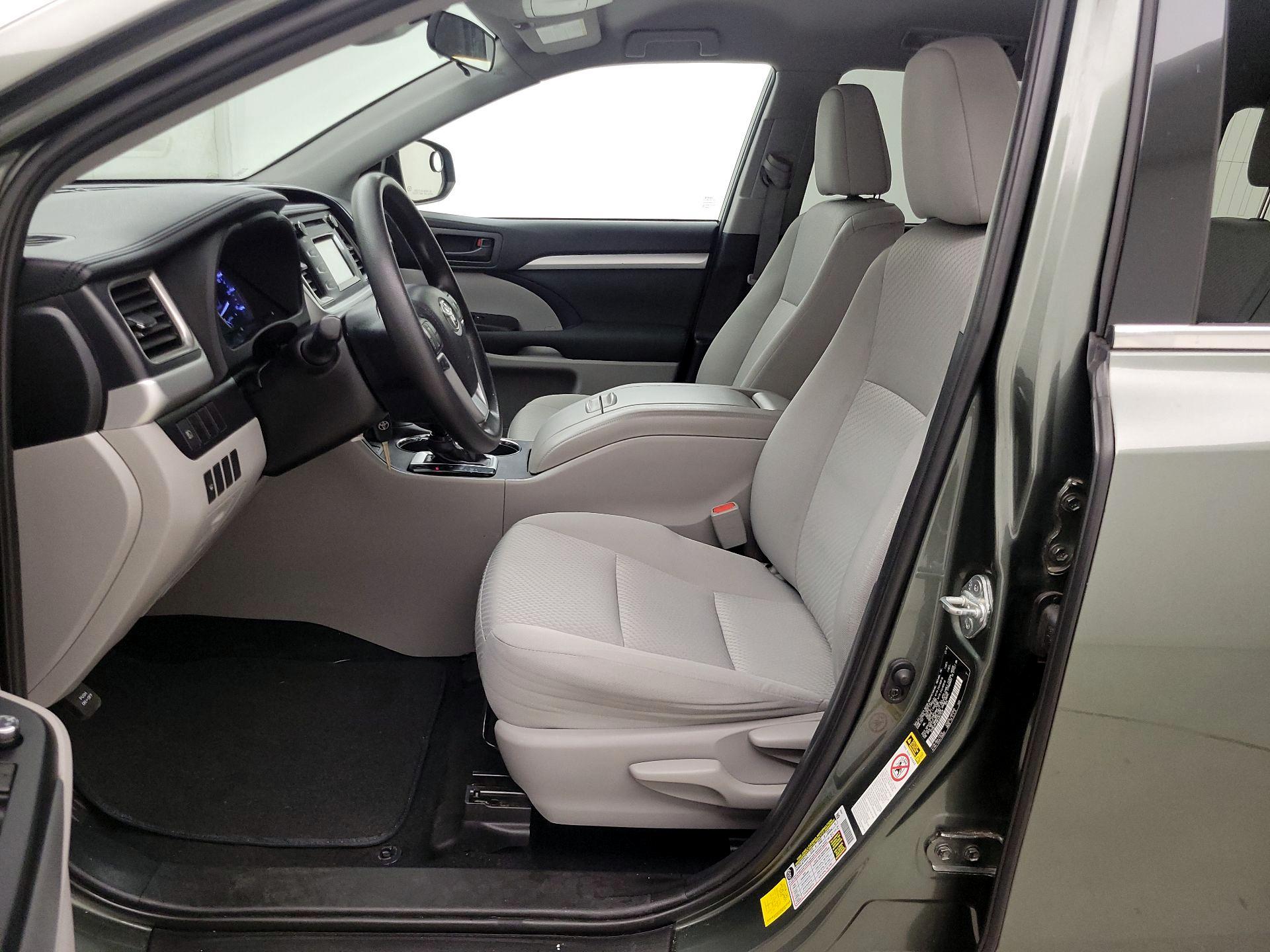 Thumbnail: 2019 Toyota Highlander - 11