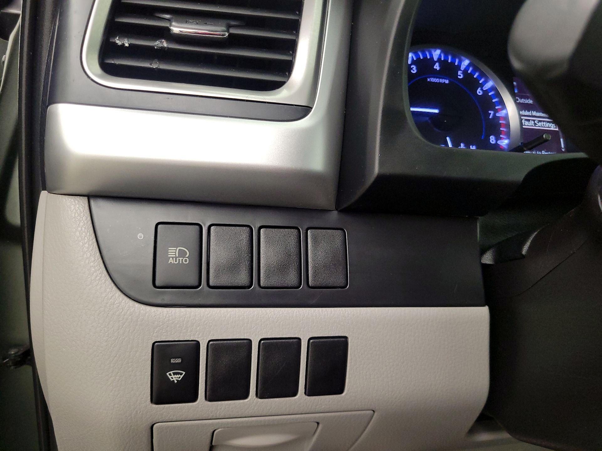 Thumbnail: 2019 Toyota Highlander - 13