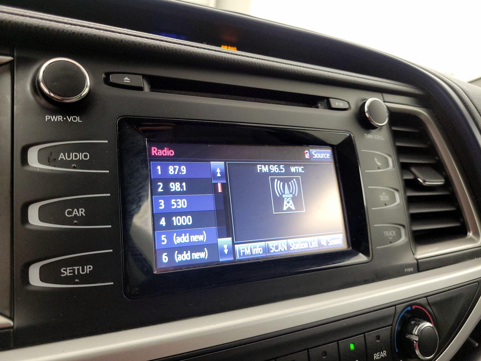 Thumbnail: 2019 Toyota Highlander - 15