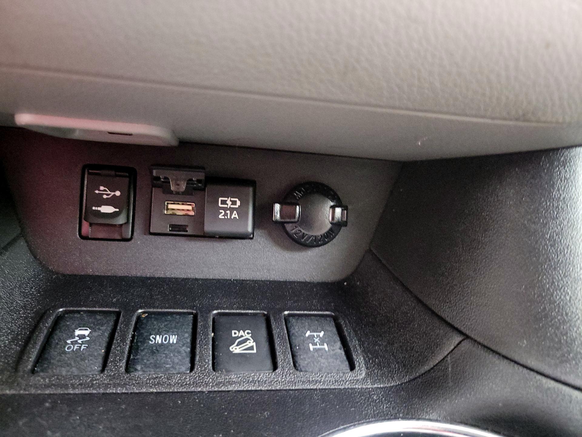 Thumbnail: 2019 Toyota Highlander - 18