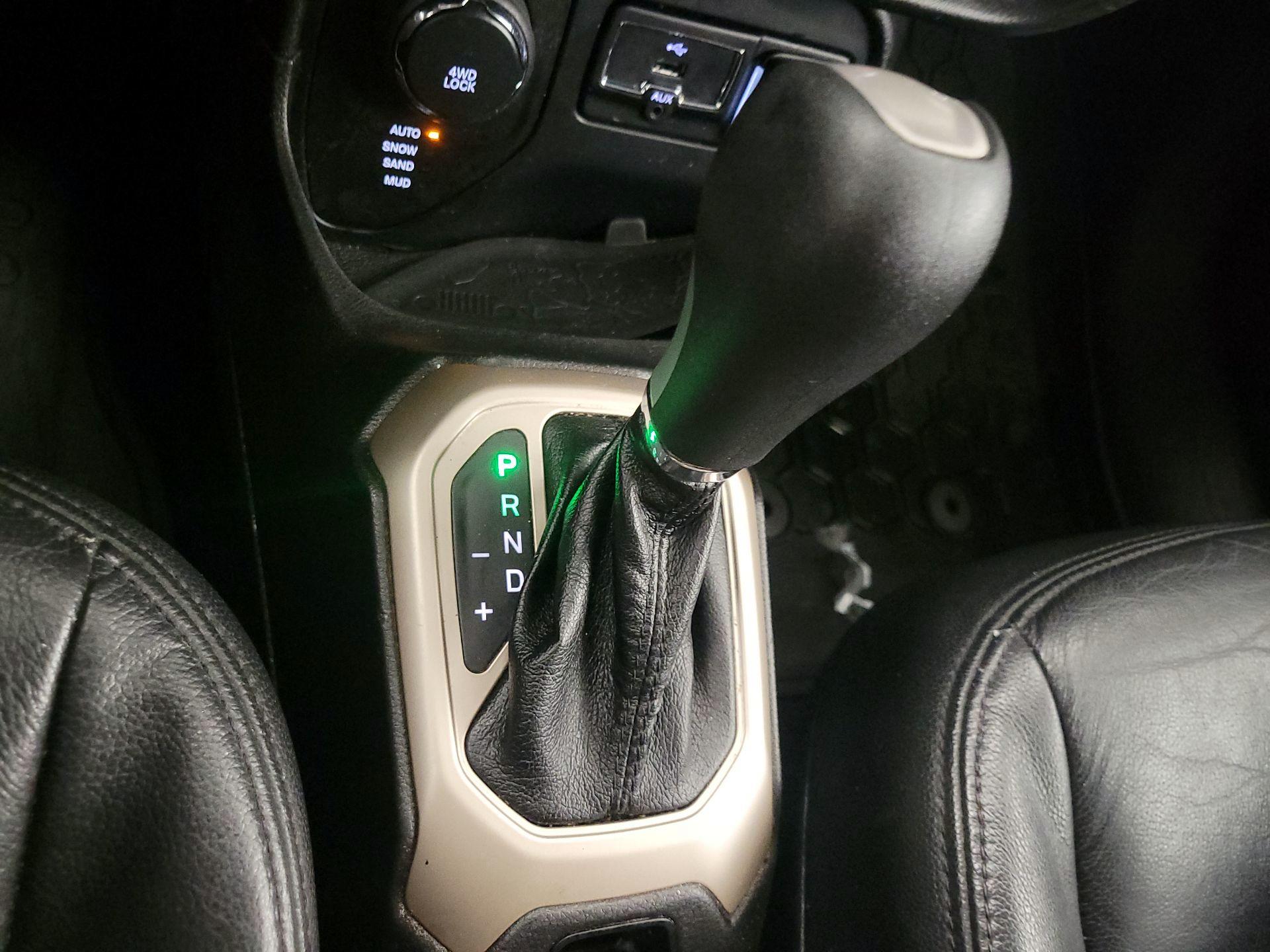 Thumbnail: 2017 Jeep Renegade - 17