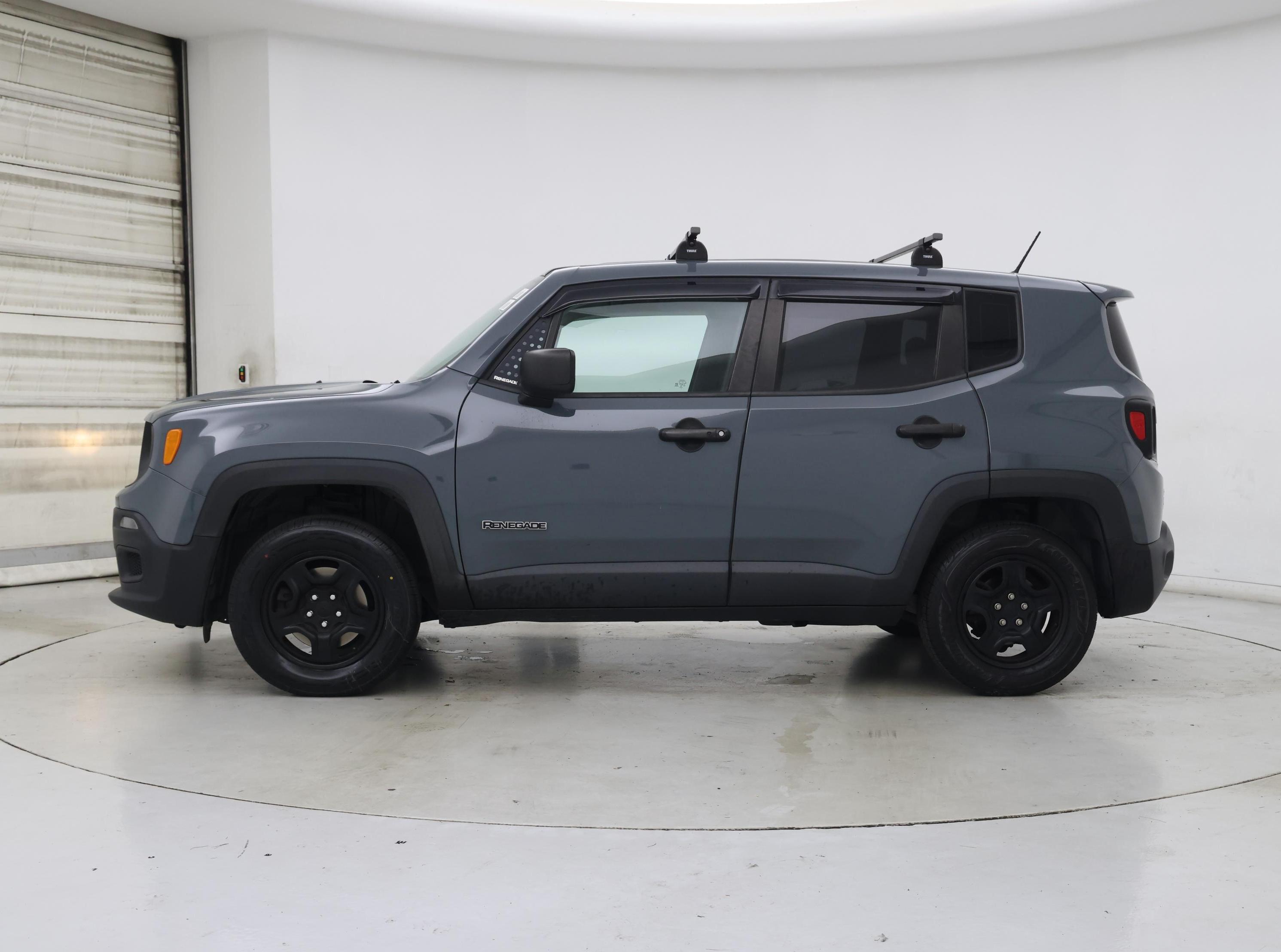 Thumbnail: 2017 Jeep Renegade - 3