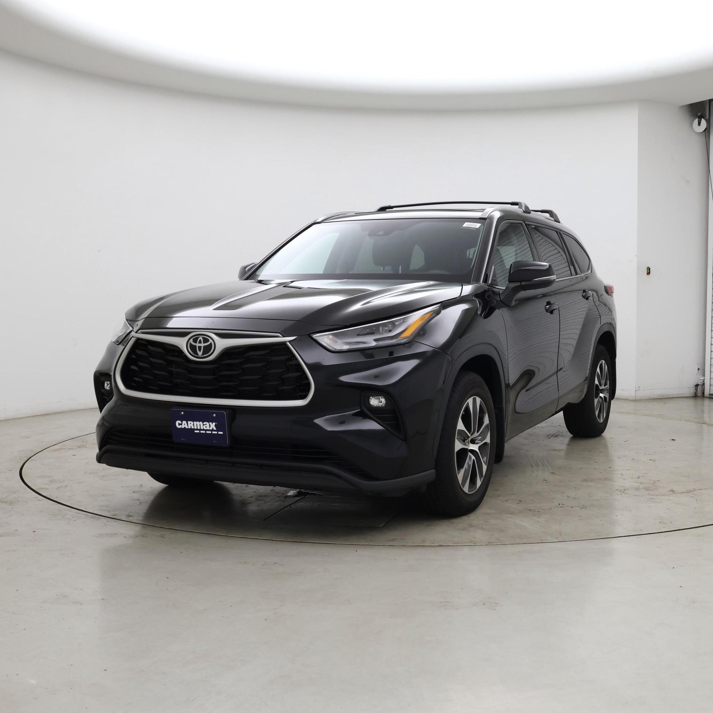 Thumbnail: 2022 Toyota Highlander - 4