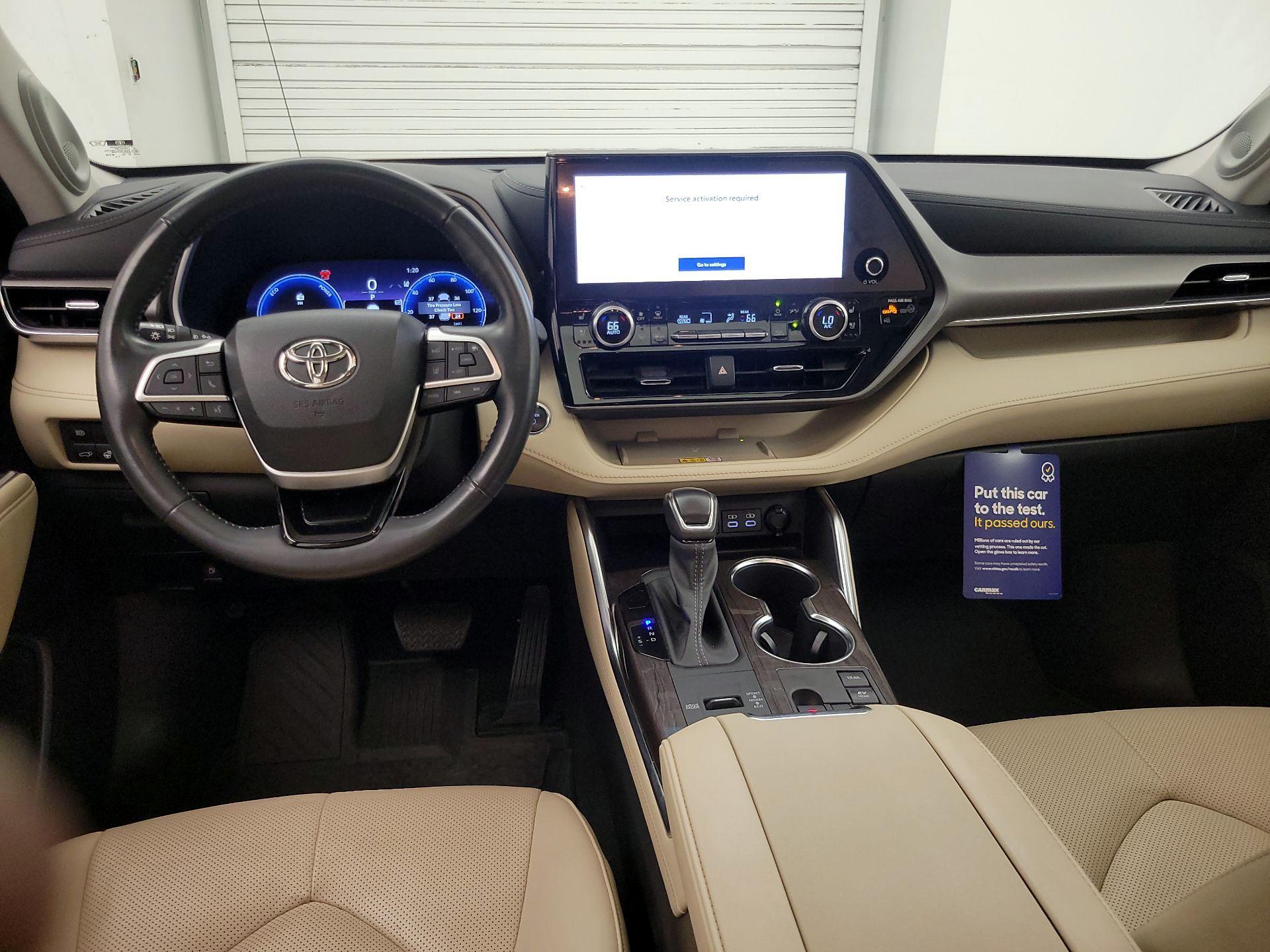 Thumbnail: 2023 Toyota Highlander - 9