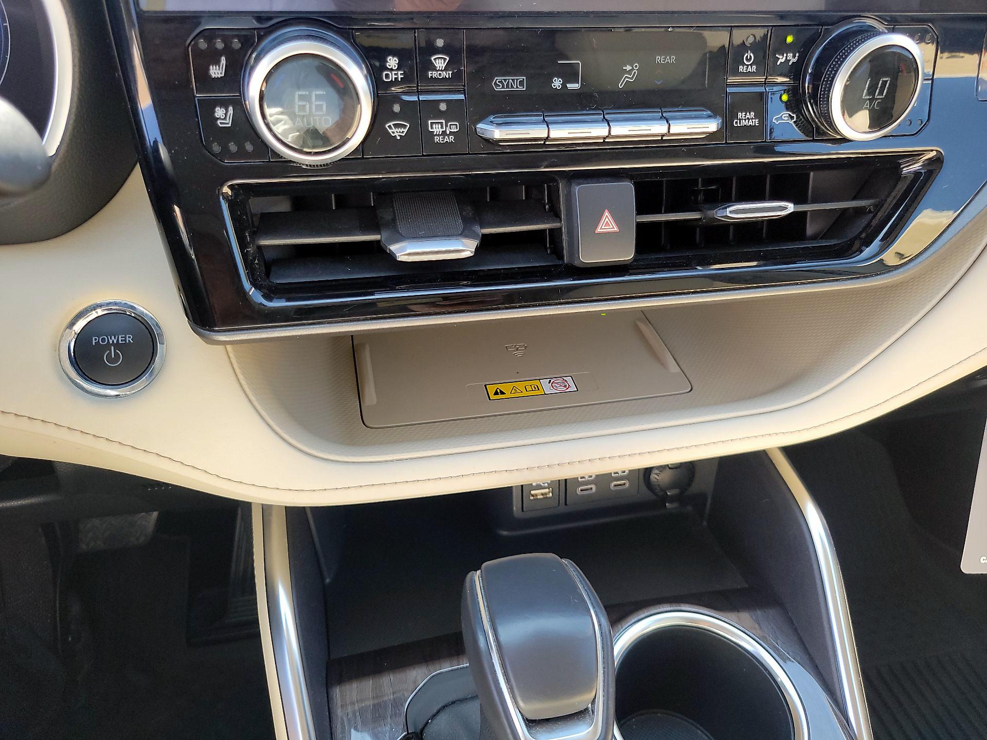Thumbnail: 2023 Toyota Highlander - 16