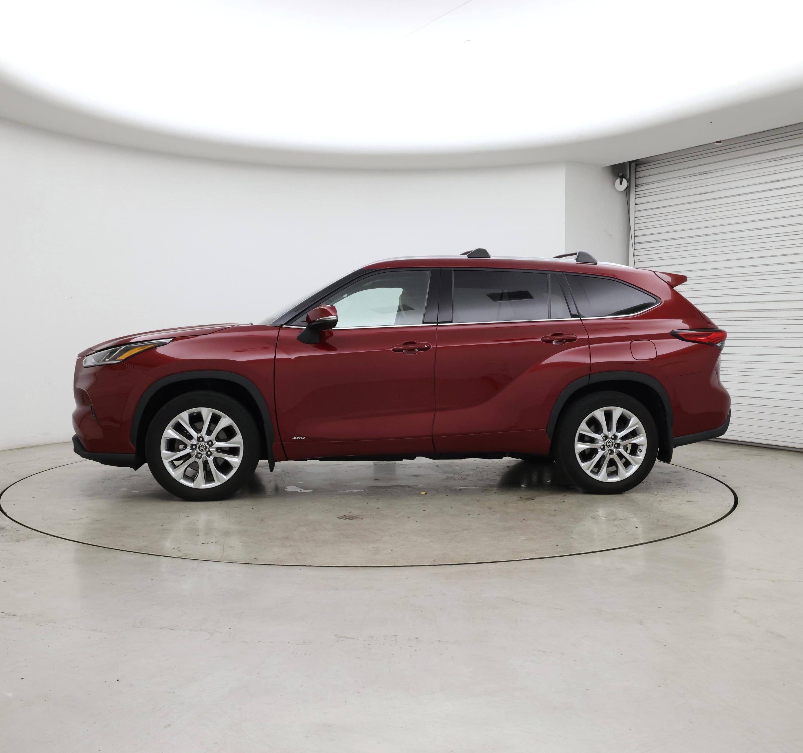 Thumbnail: 2023 Toyota Highlander - 3
