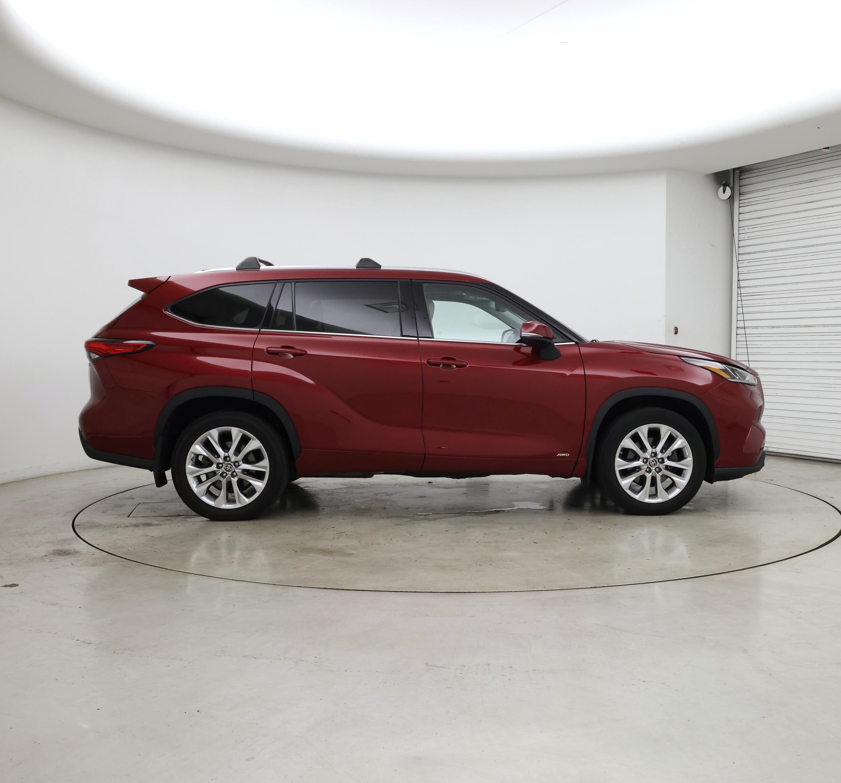 Thumbnail: 2023 Toyota Highlander - 7