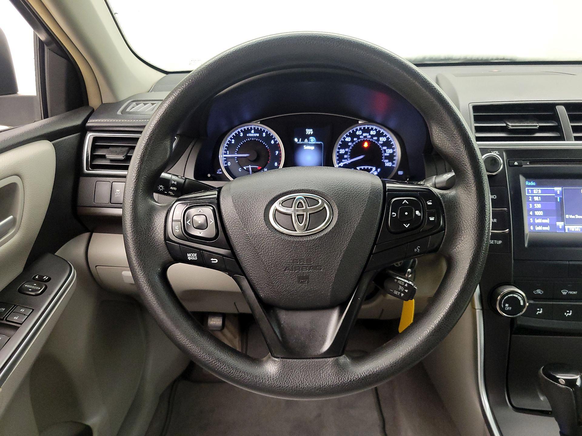 Thumbnail: 2016 Toyota Camry - 10