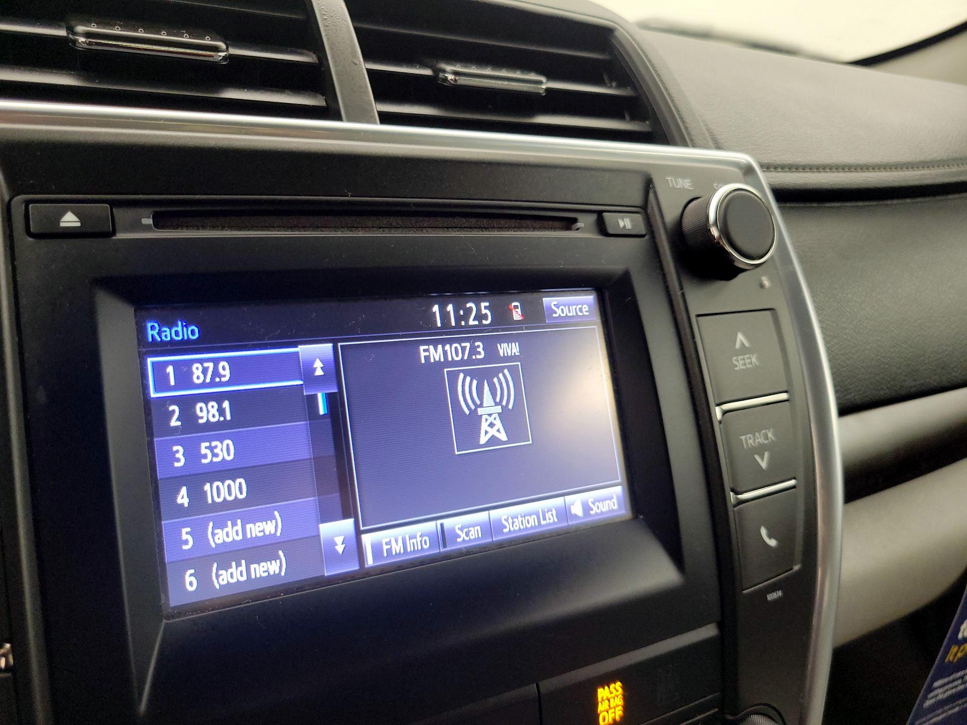 Thumbnail: 2016 Toyota Camry - 15