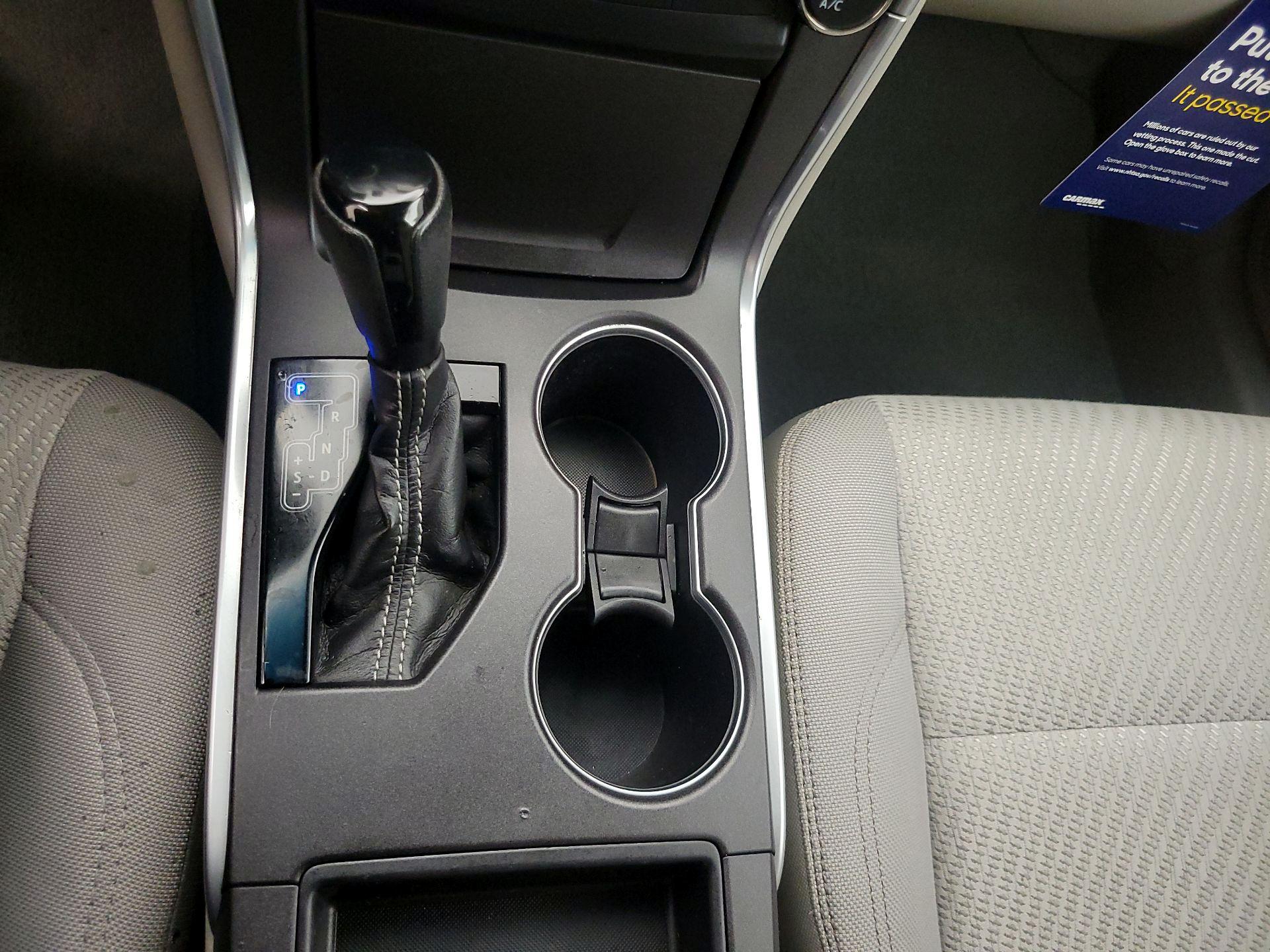 Thumbnail: 2016 Toyota Camry - 17