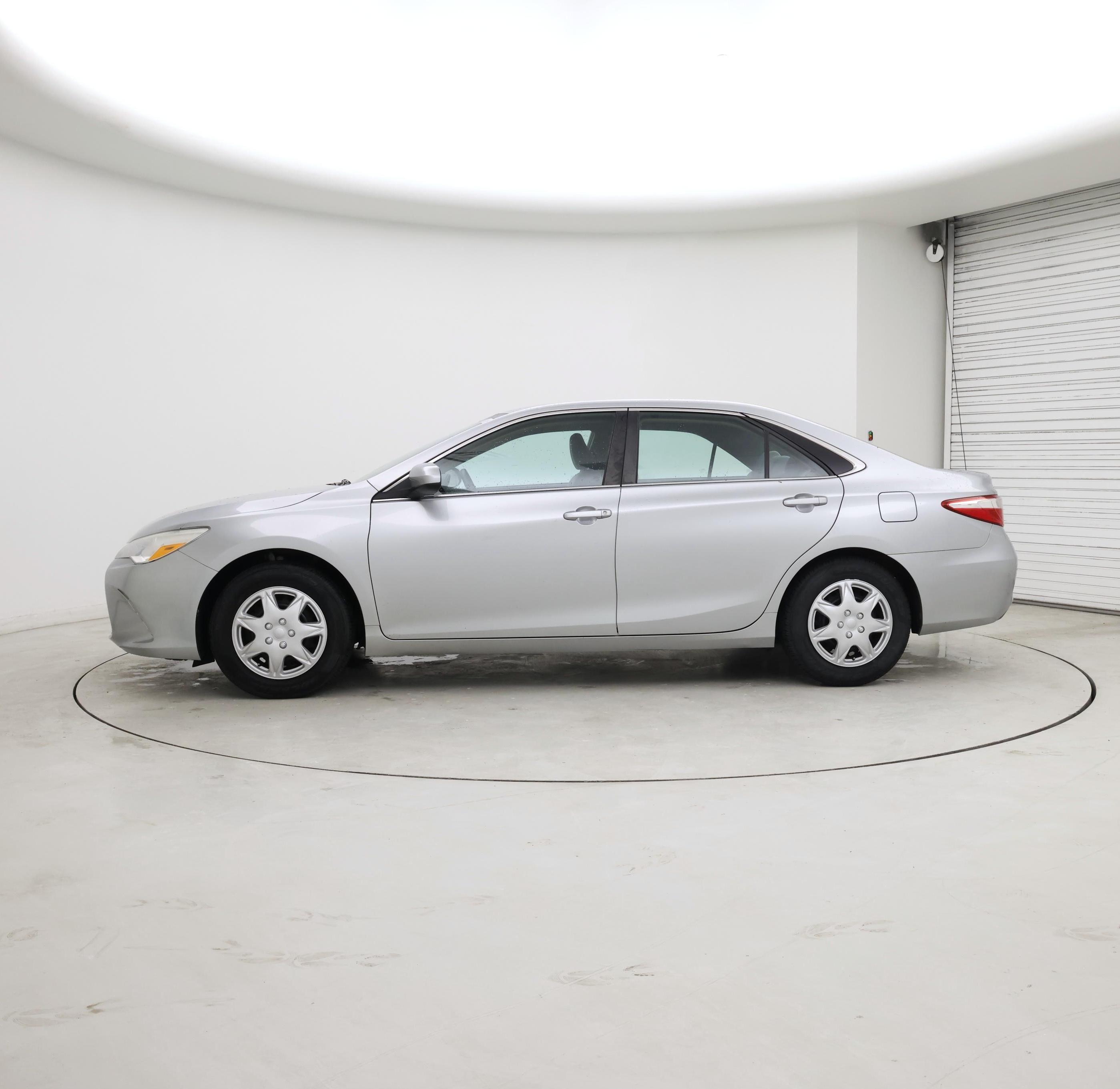 Thumbnail: 2016 Toyota Camry - 3