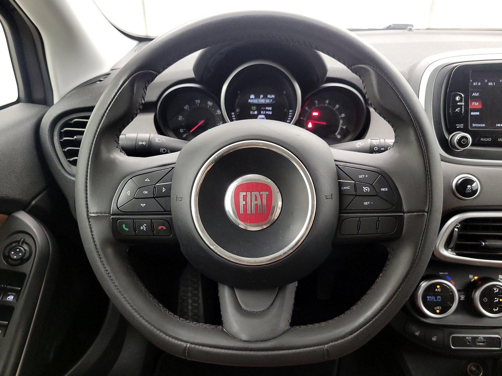 Thumbnail: 2016 Fiat 500X - 10