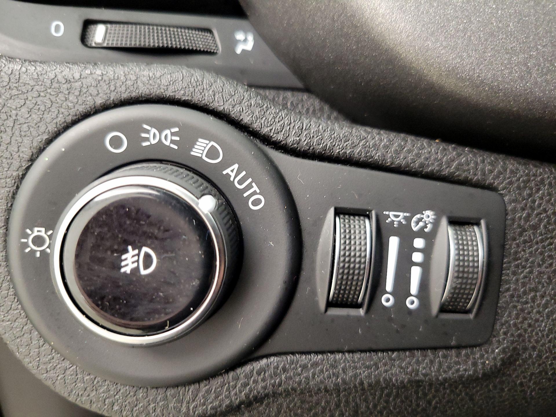 Thumbnail: 2016 Fiat 500X - 13