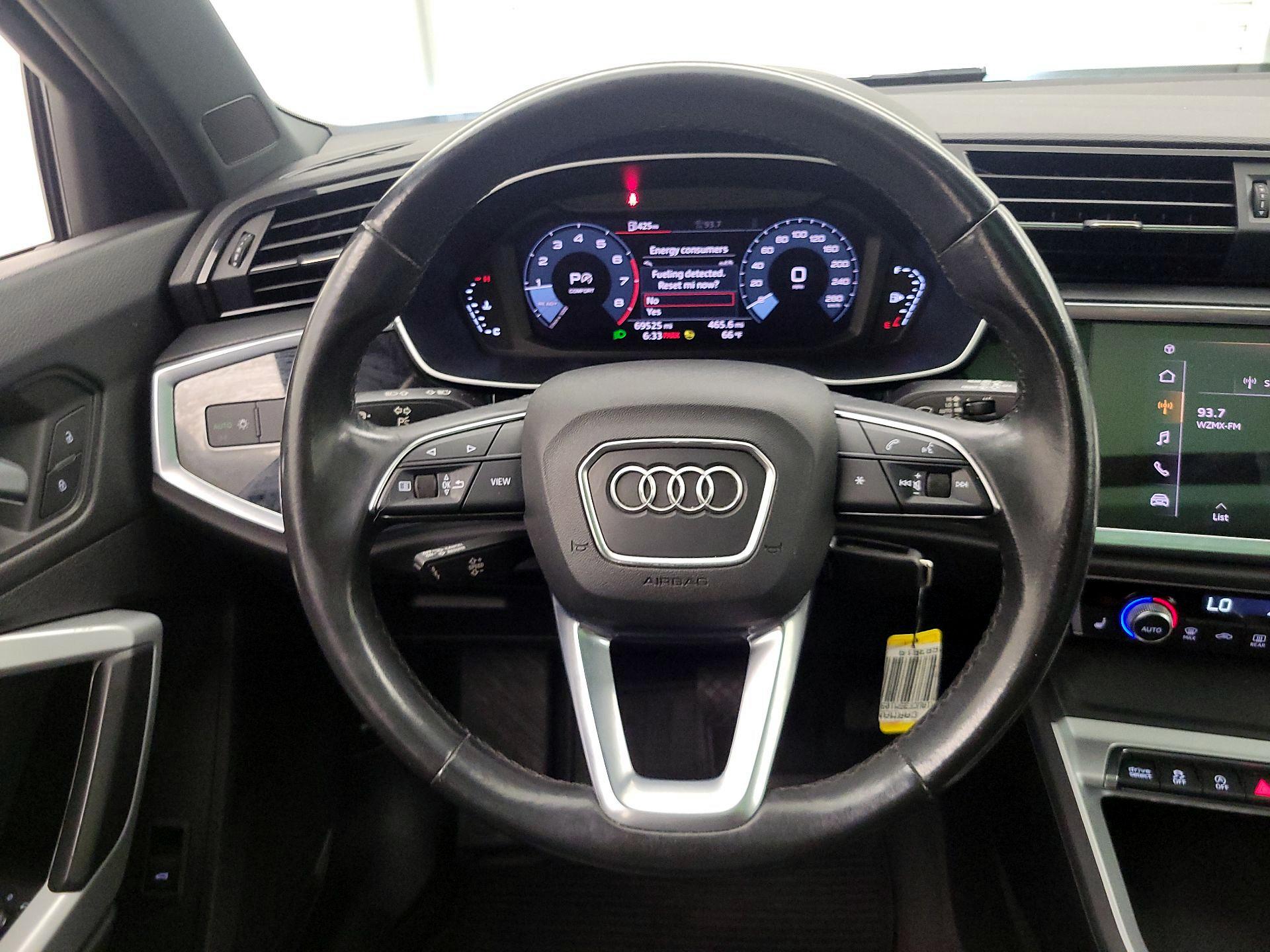 Thumbnail: 2021 Audi Q3 - 10