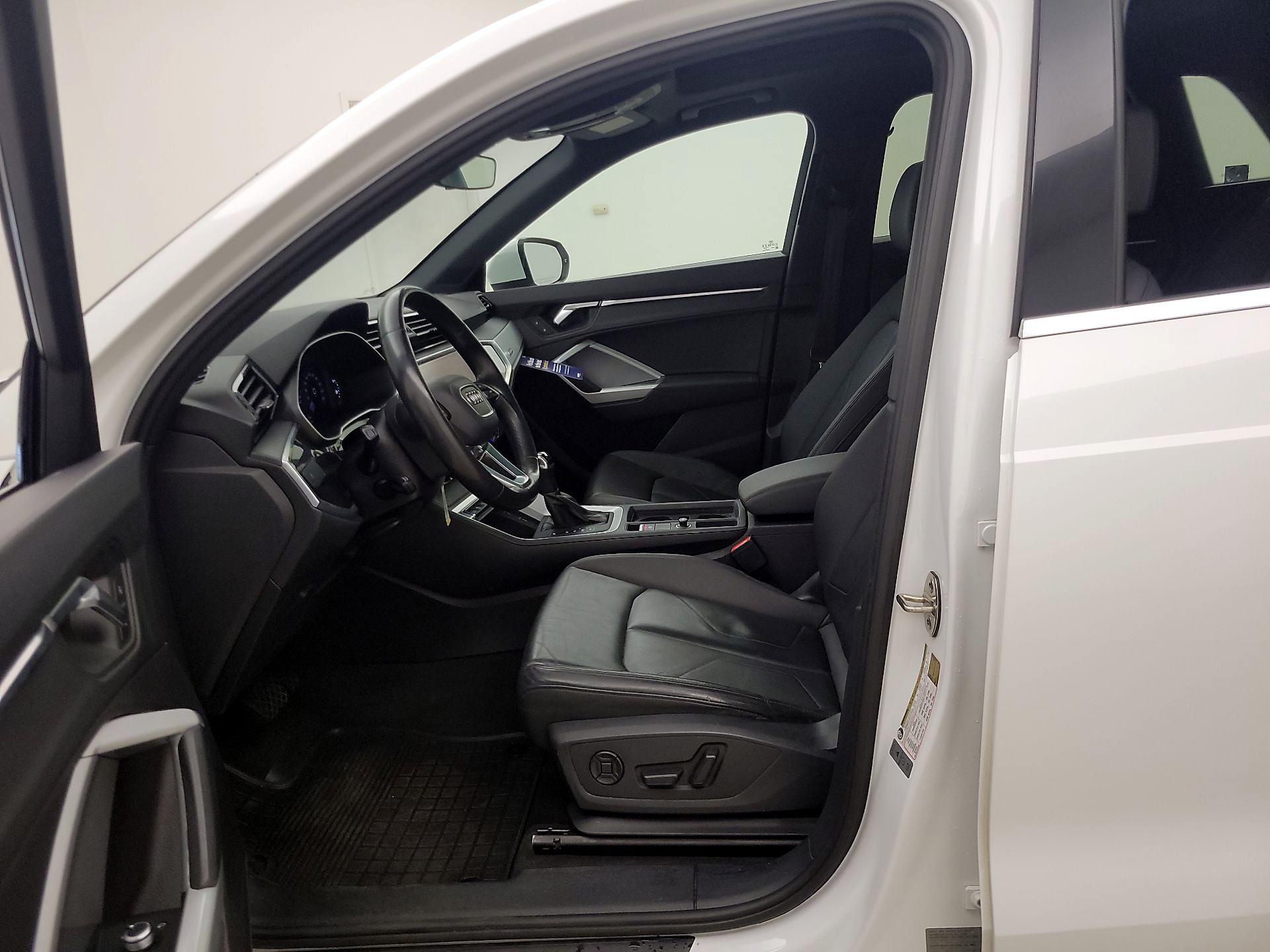 Thumbnail: 2021 Audi Q3 - 11