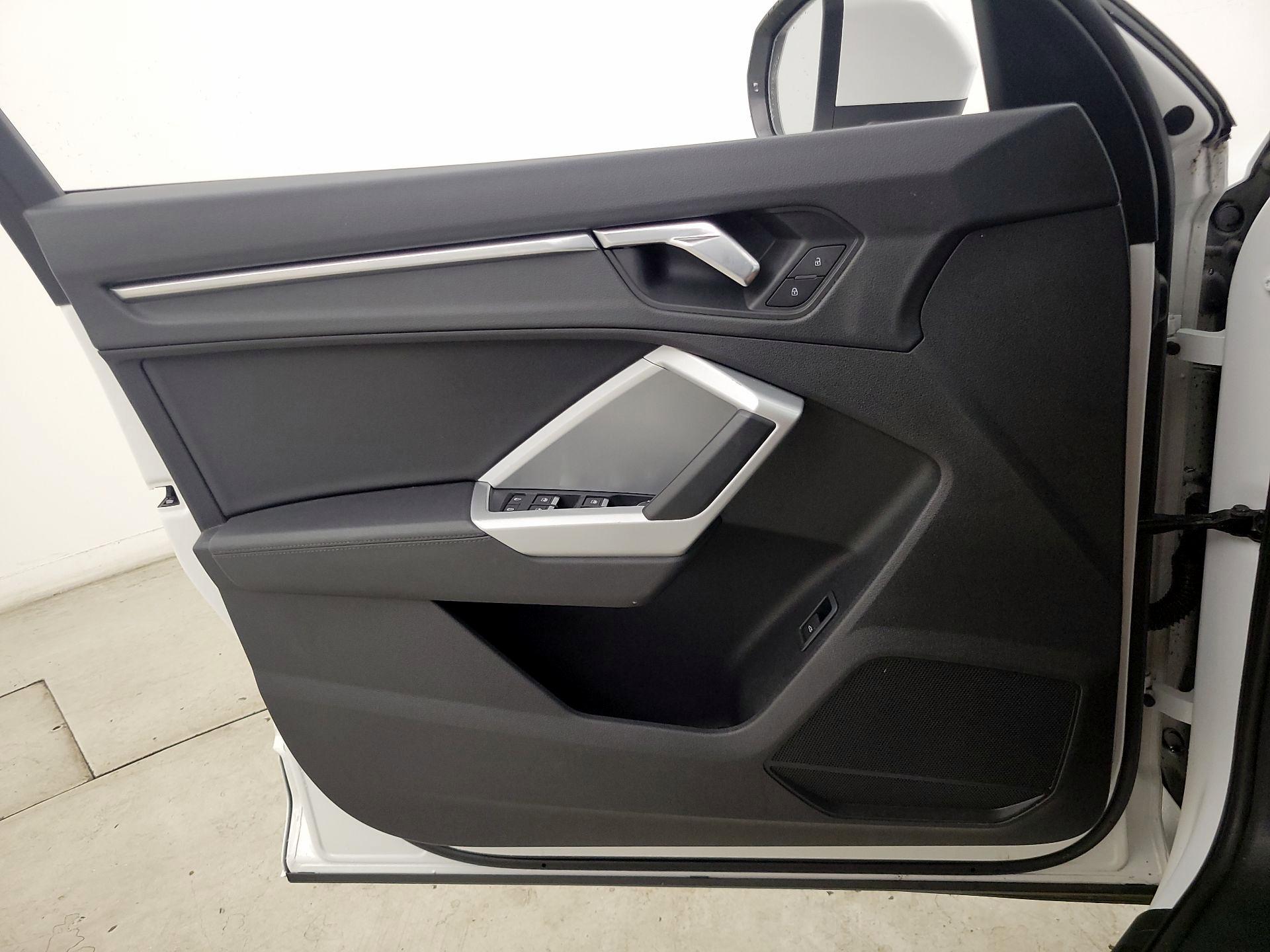 Thumbnail: 2021 Audi Q3 - 12