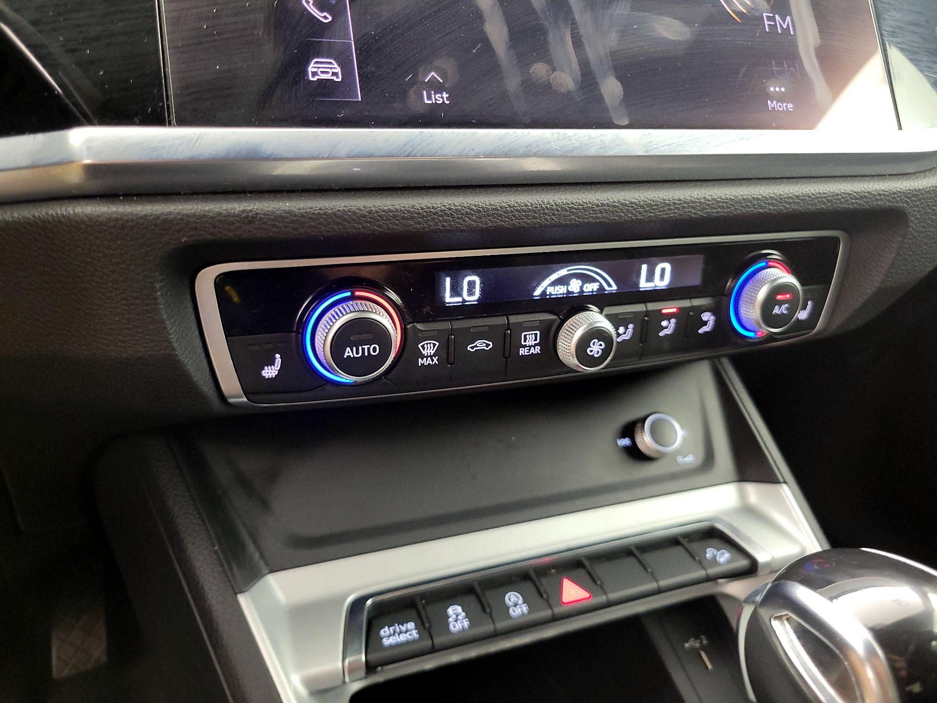 Thumbnail: 2021 Audi Q3 - 15
