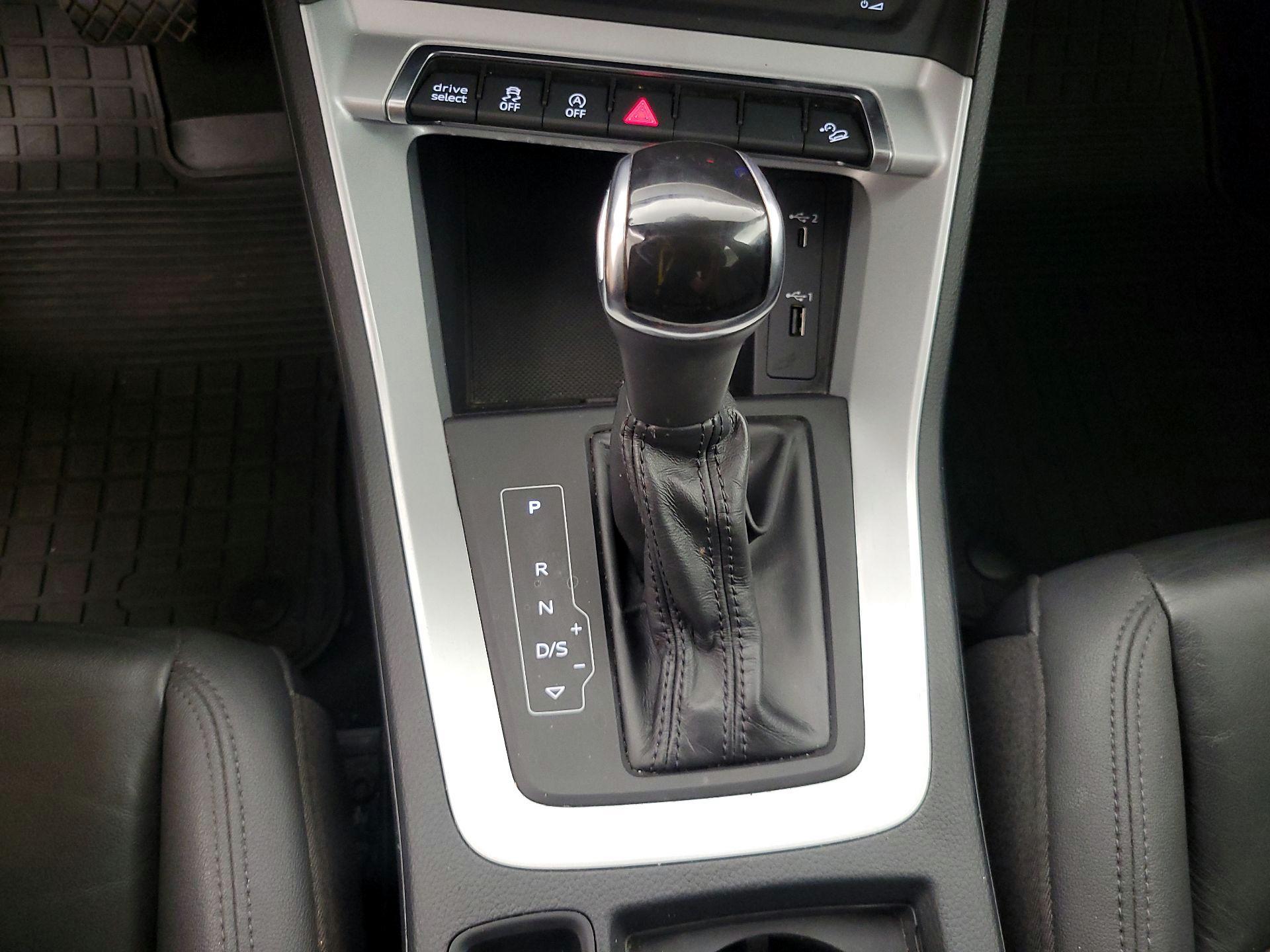 Thumbnail: 2021 Audi Q3 - 16